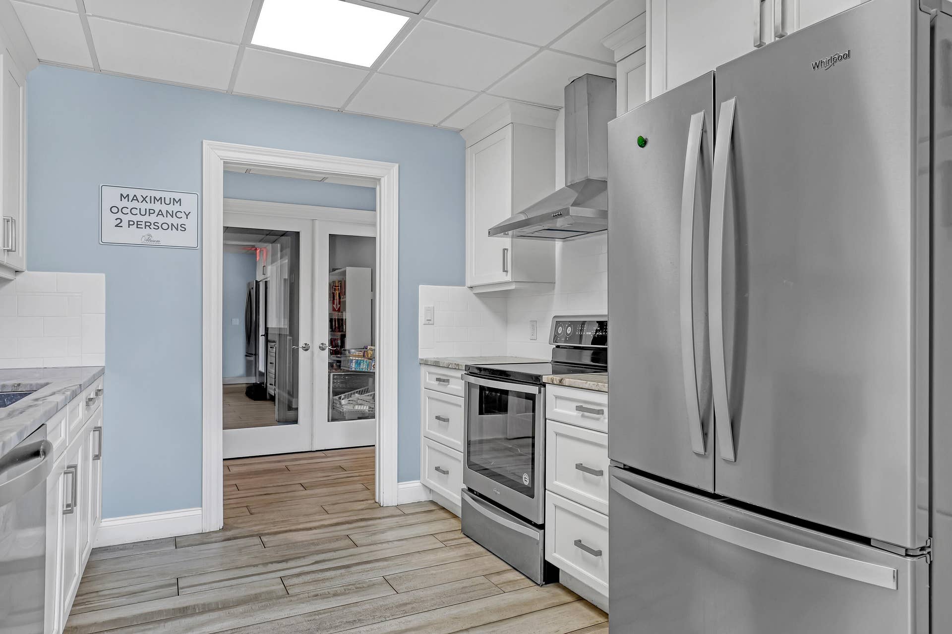 145 S Ocean Avenue, #601, Palm Beach Shores, FL 33404 Community Kitchen