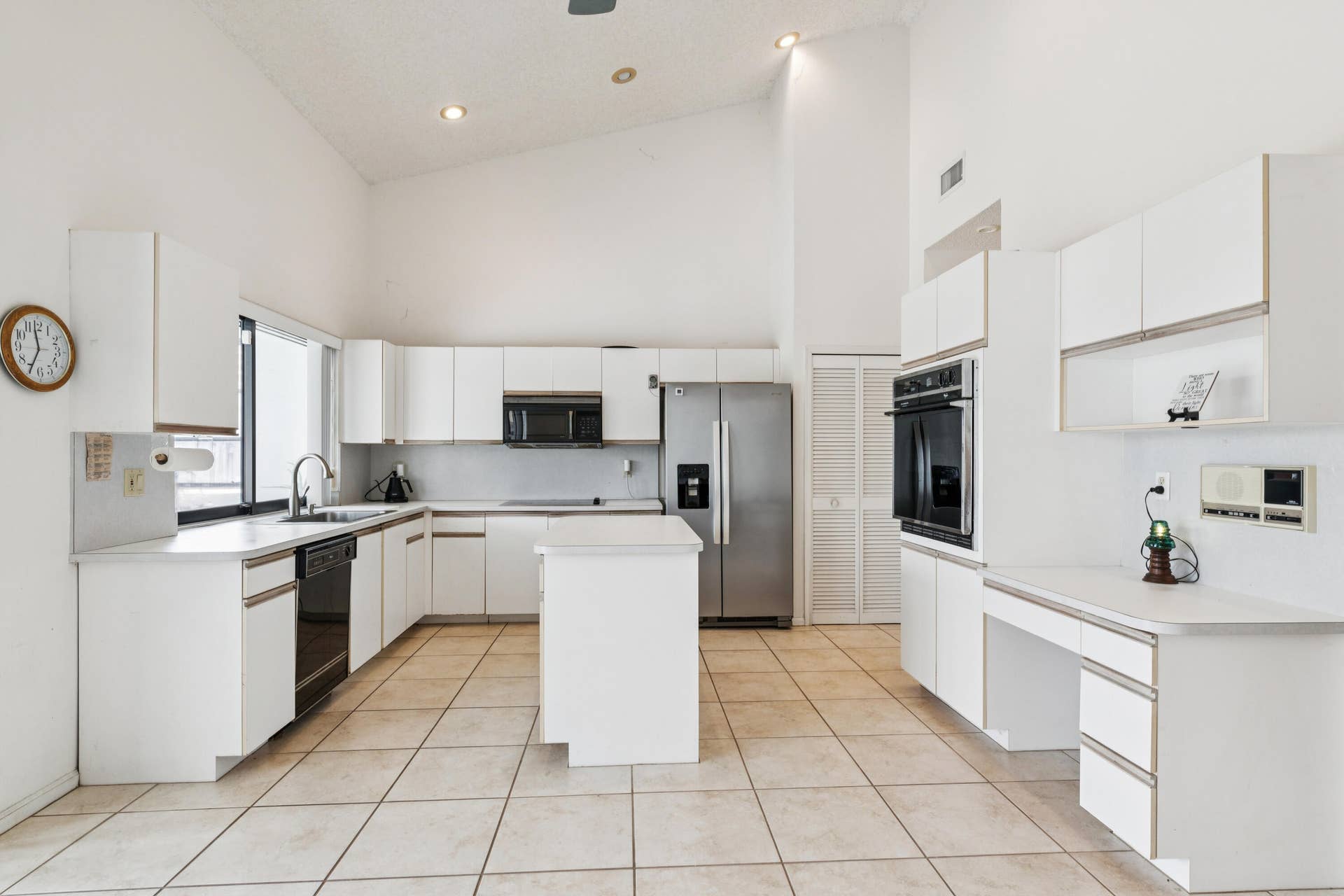 1240 NW 100TH Way NW, Plantation, FL 33322 1240_NW_100th_Way_015