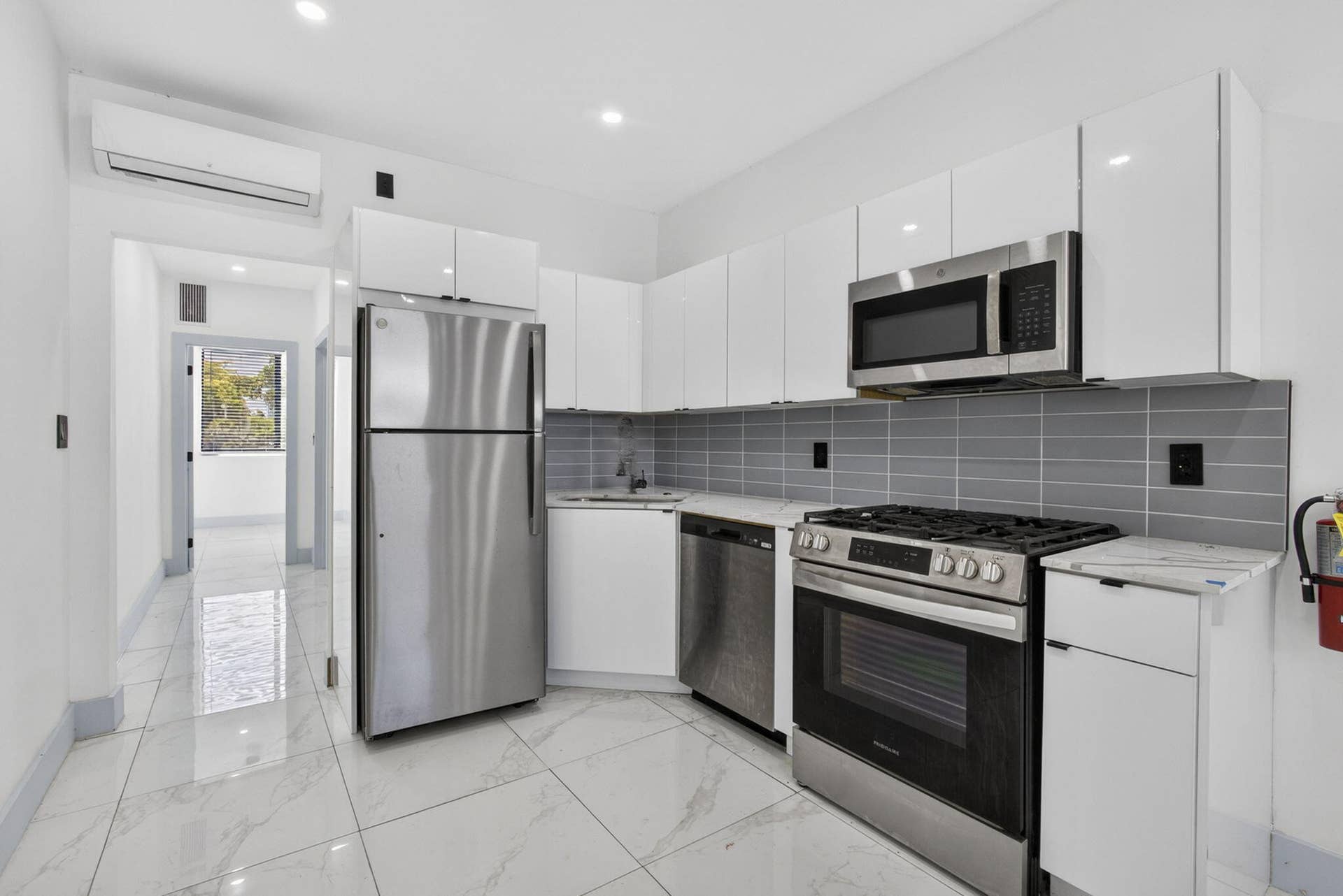 324 20th Street, #Unit 320, West Palm Beach, FL 33407 89-web-or-mls-BS1A4903