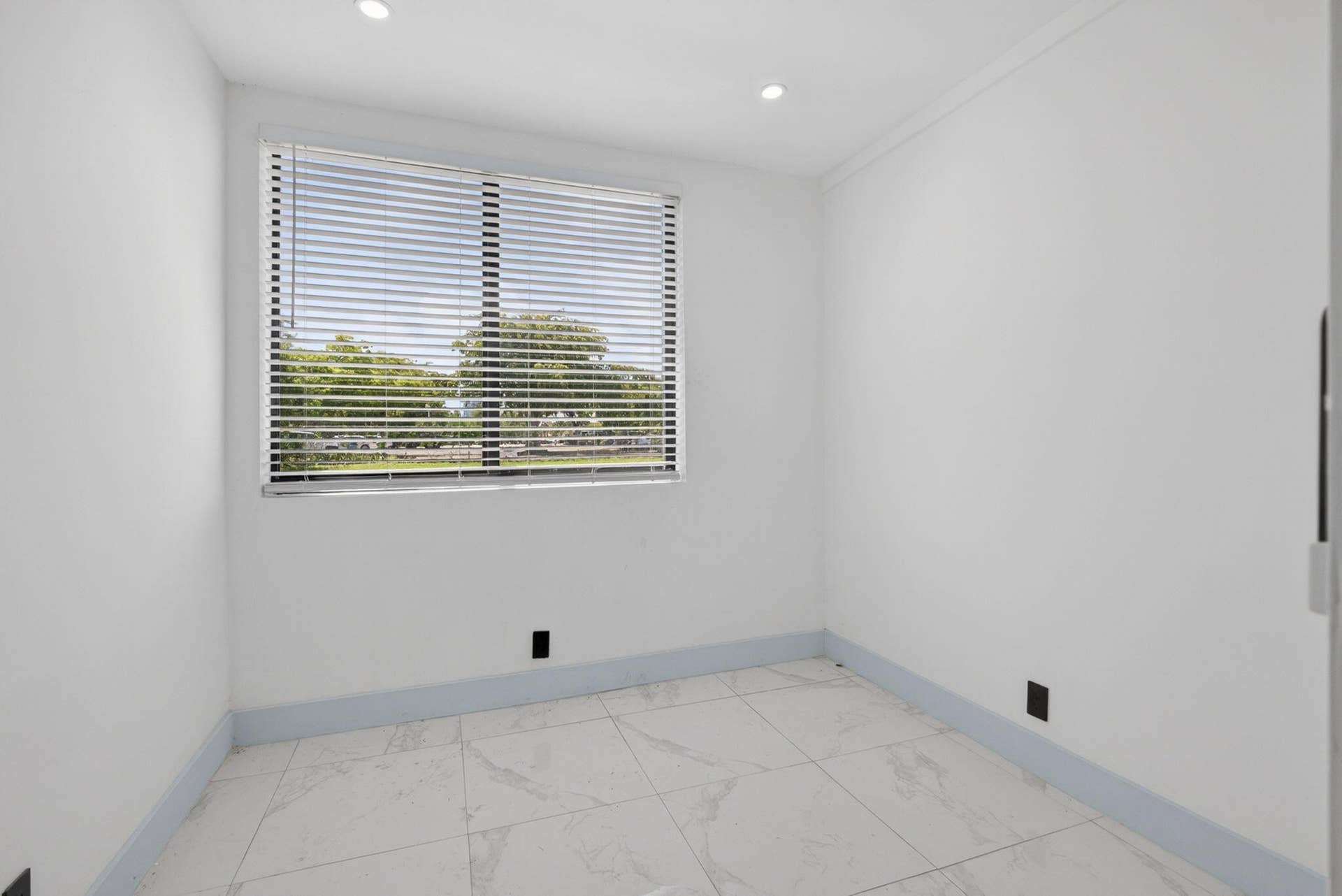 324 20th Street, #Unit 320, West Palm Beach, FL 33407 98-web-or-mls-BS1A4948
