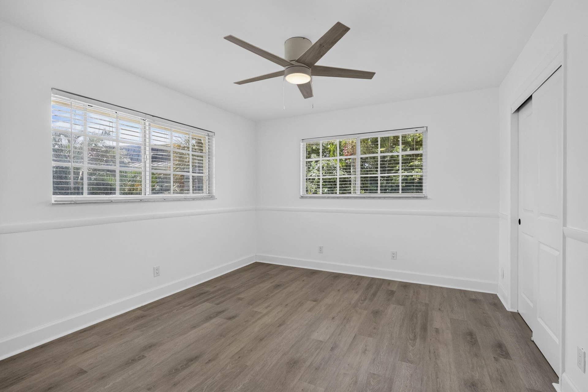 405 SOUTHWIND Drive, #4, North Palm Beach, FL 33408 029-BS1A4197