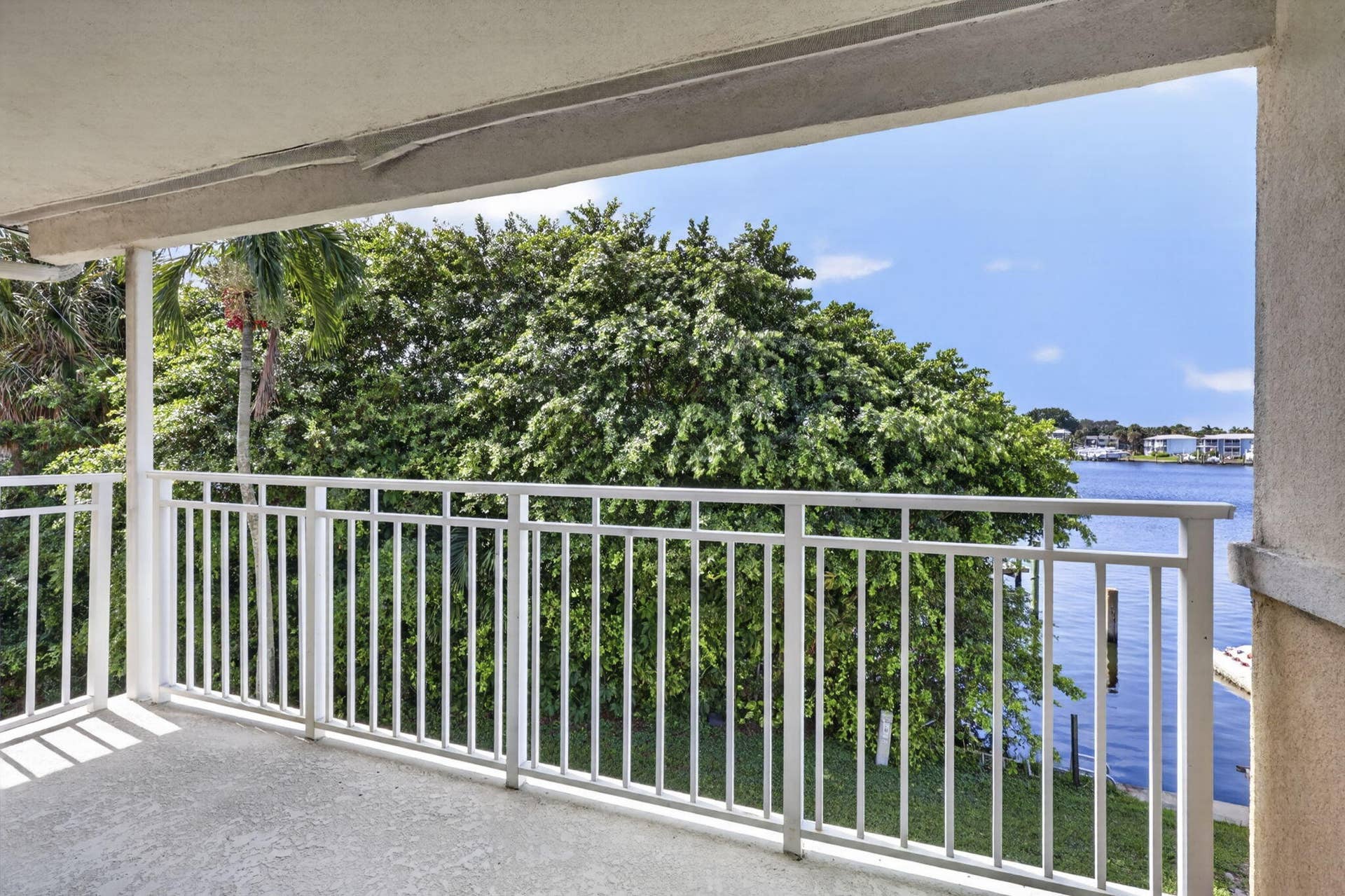 405 SOUTHWIND Drive, #4, North Palm Beach, FL 33408 018-BS1A4142