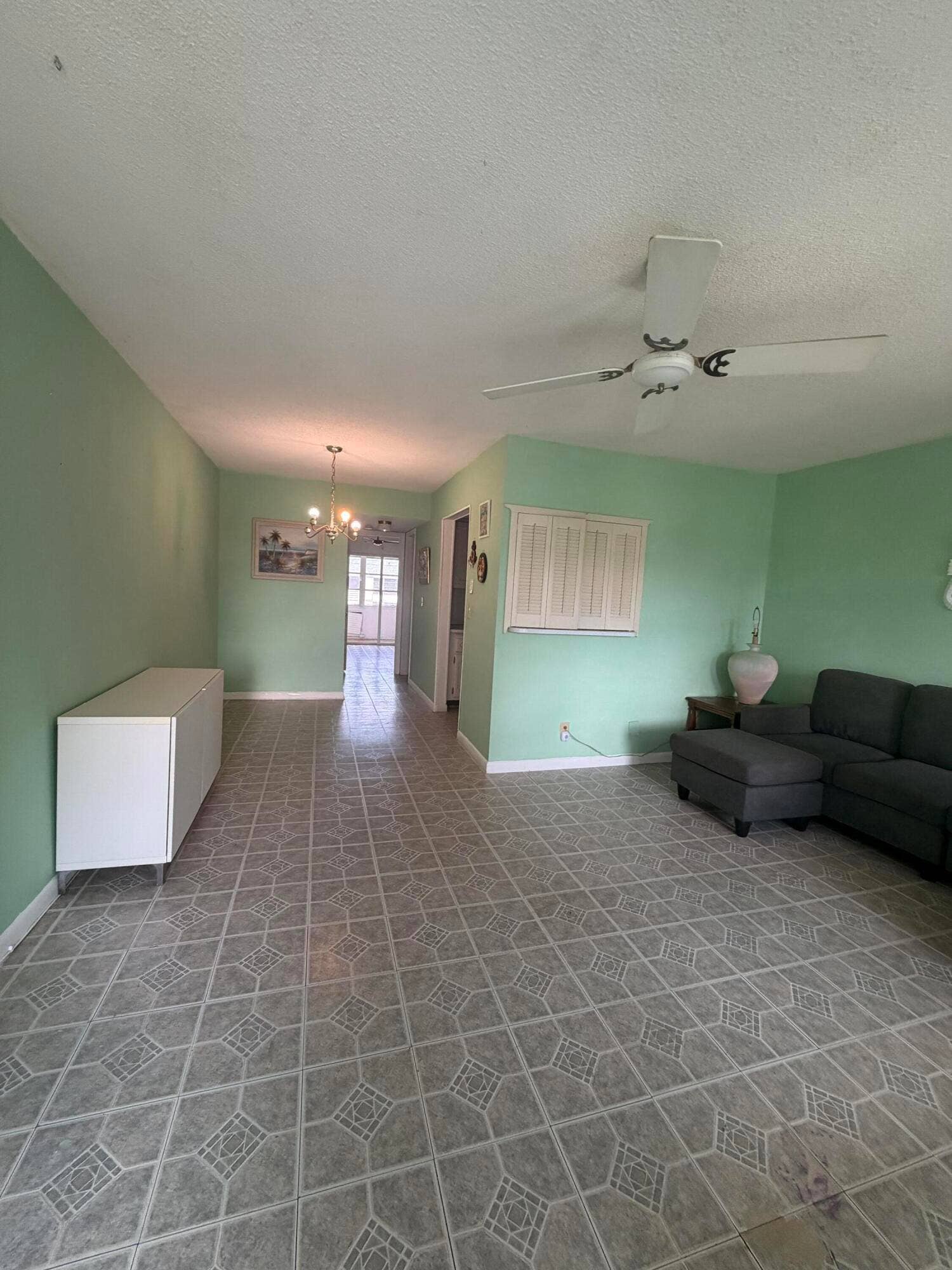 99 Andover, #D, West Palm Beach, FL 33417 Living Room