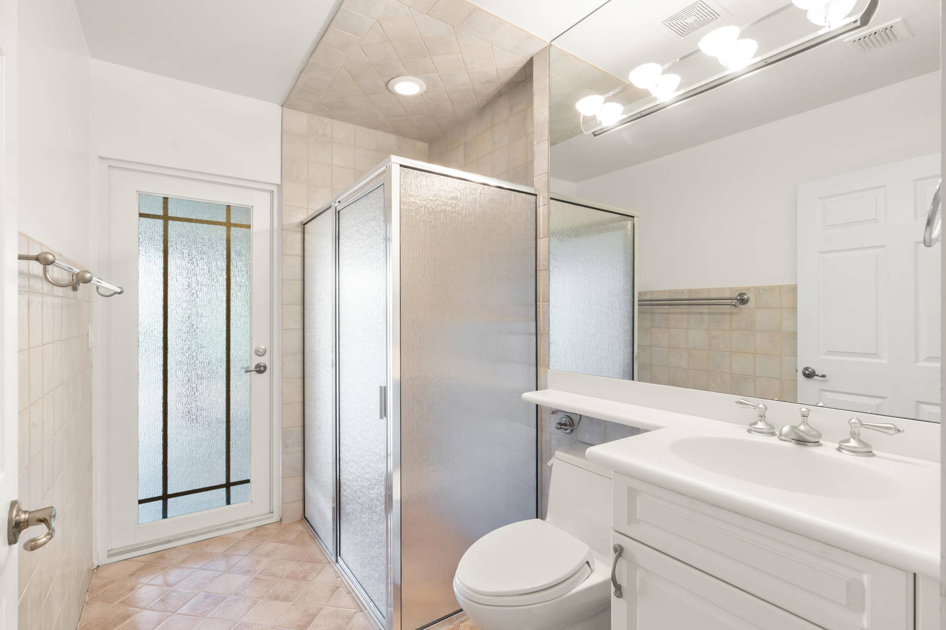 2651 NE 43RD Street, Lighthouse Point, FL 33064 Bathroom #2