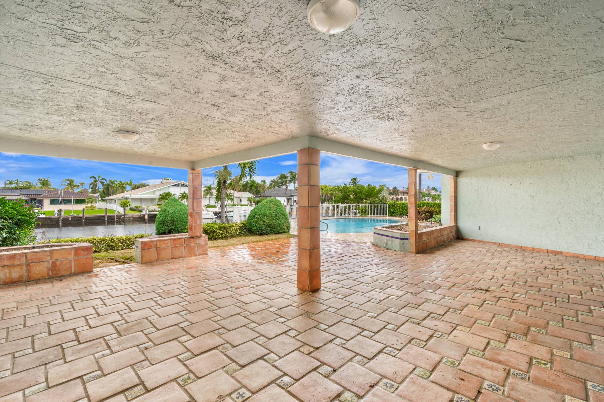 2651 NE 43RD Street, Lighthouse Point, FL 33064 Covered Patio