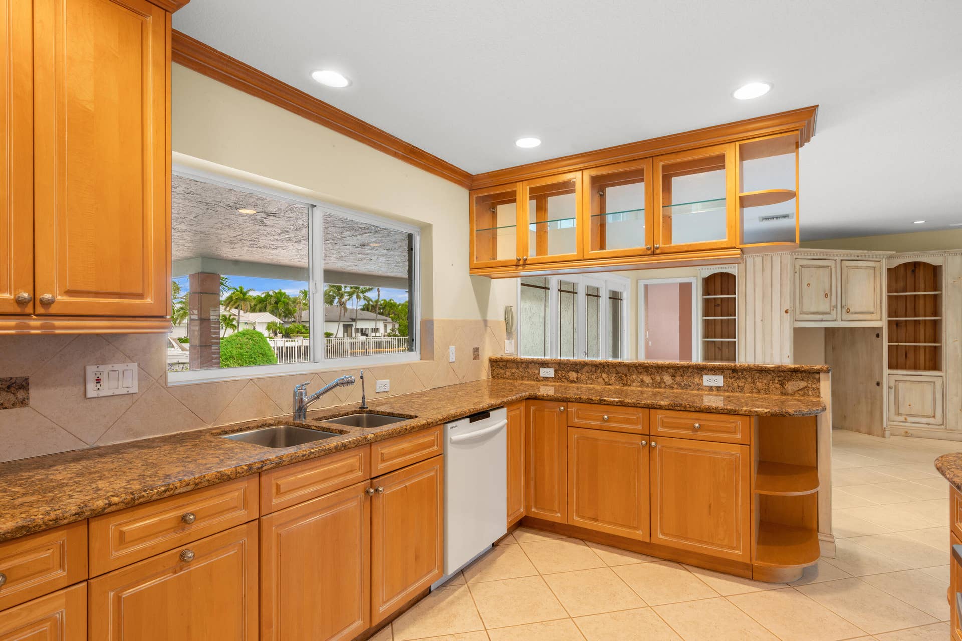 2651 NE 43RD Street, Lighthouse Point, FL 33064 Kitchen Area