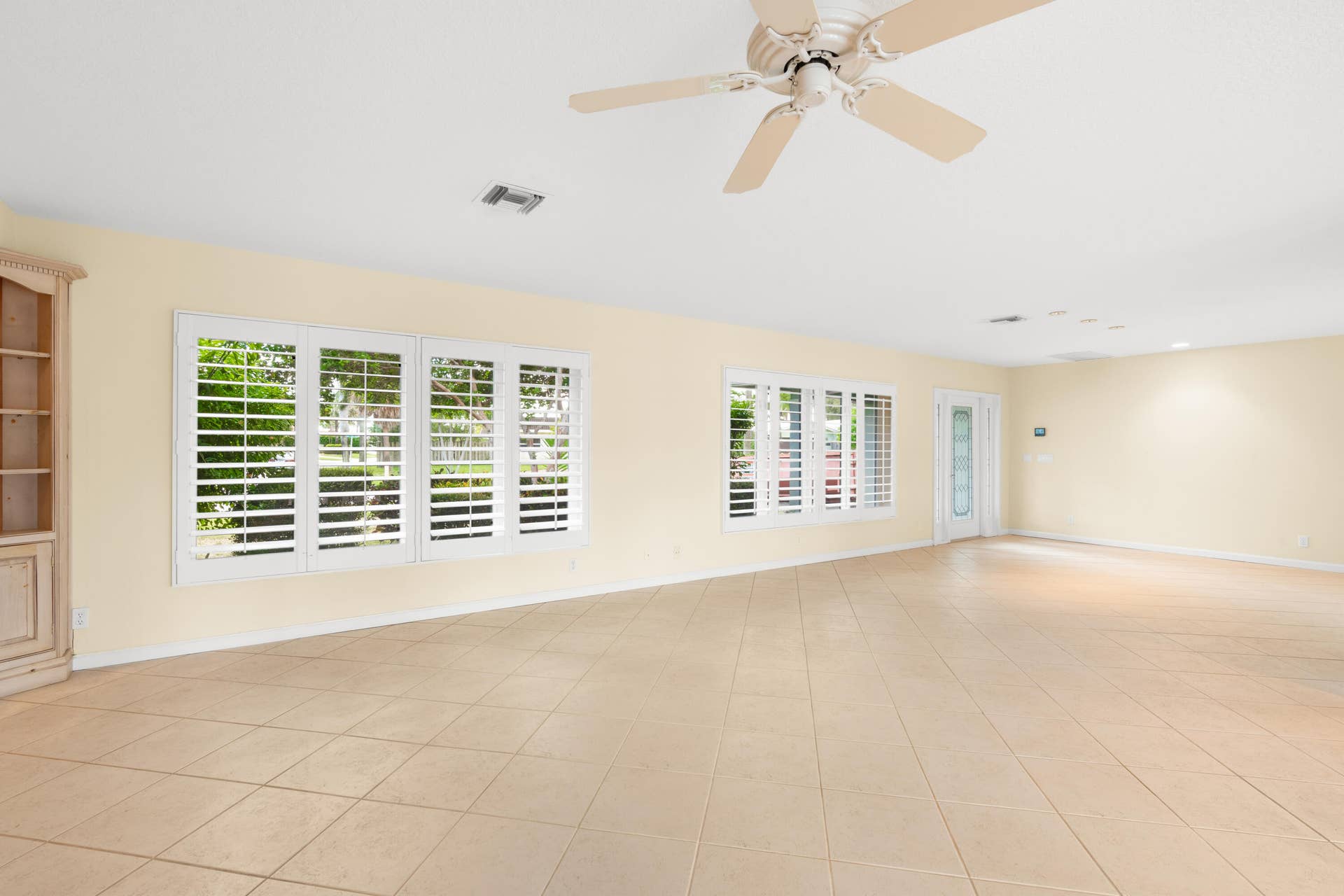 2651 NE 43RD Street, Lighthouse Point, FL 33064 Living Room