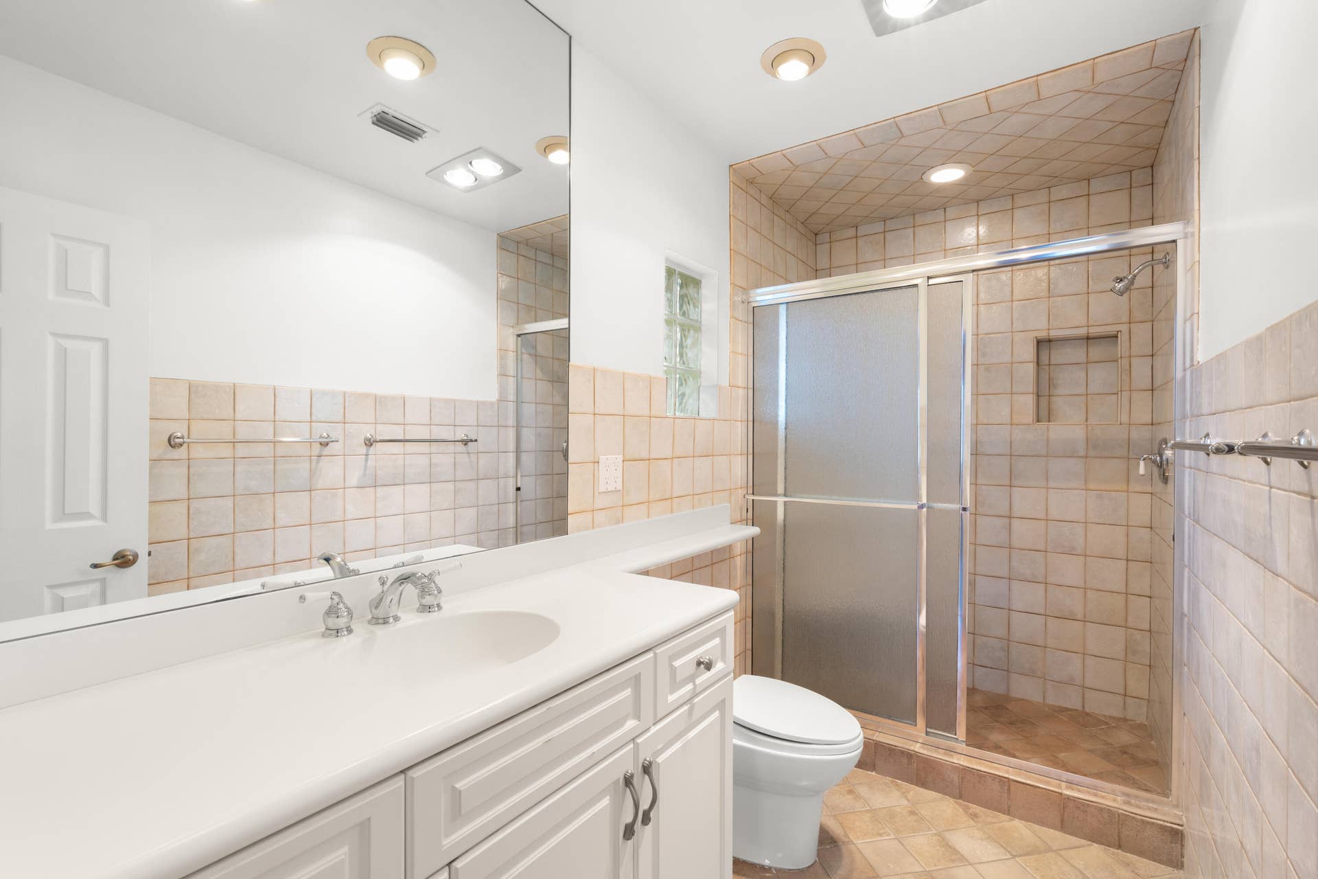 2651 NE 43RD Street, Lighthouse Point, FL 33064 Primary Bathroom #2