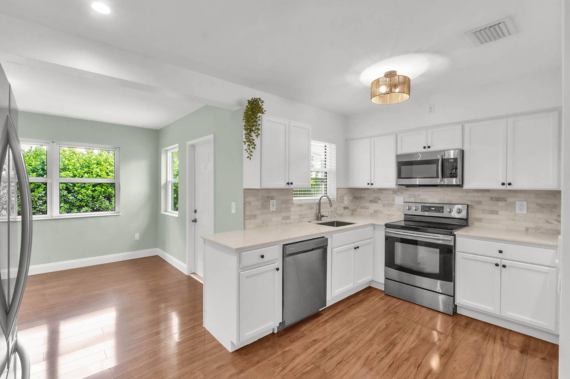 731 NE 49TH Street, Oakland Park, FL 33334 731 NE 49th St-26