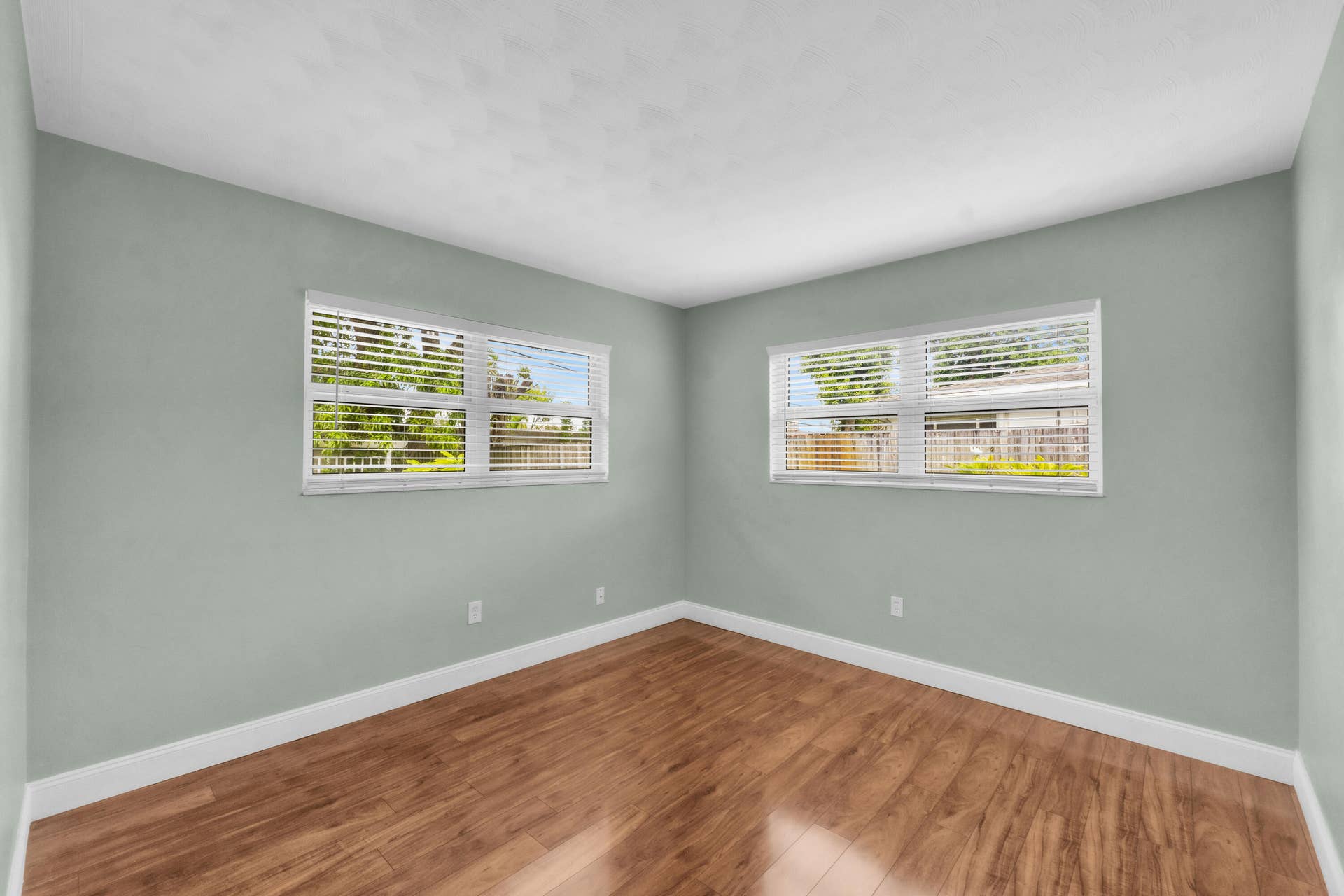 731 NE 49TH Street, Oakland Park, FL 33334 731 NE 49th St-15