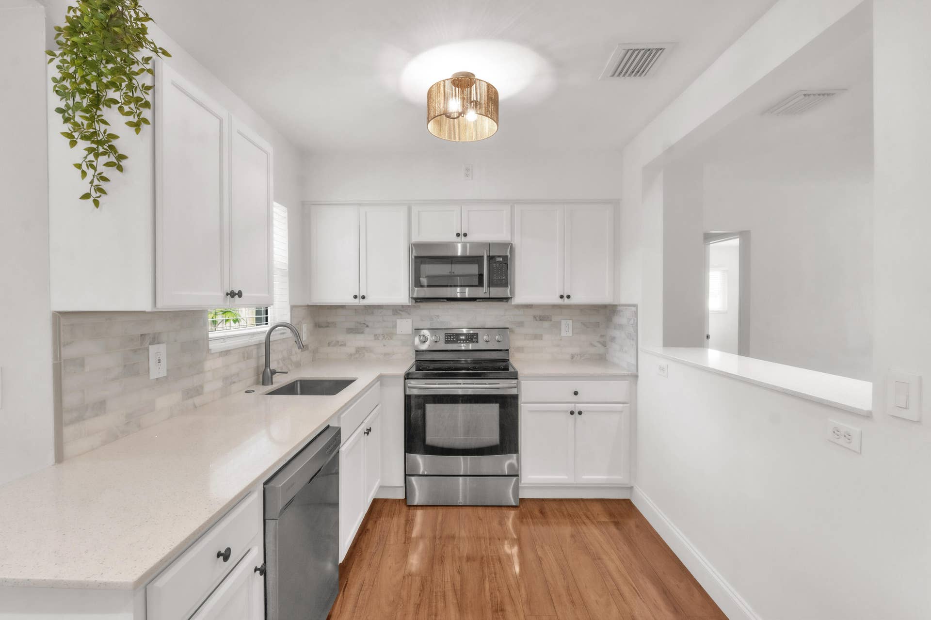 731 NE 49TH Street, Oakland Park, FL 33334 731 NE 49th St-25