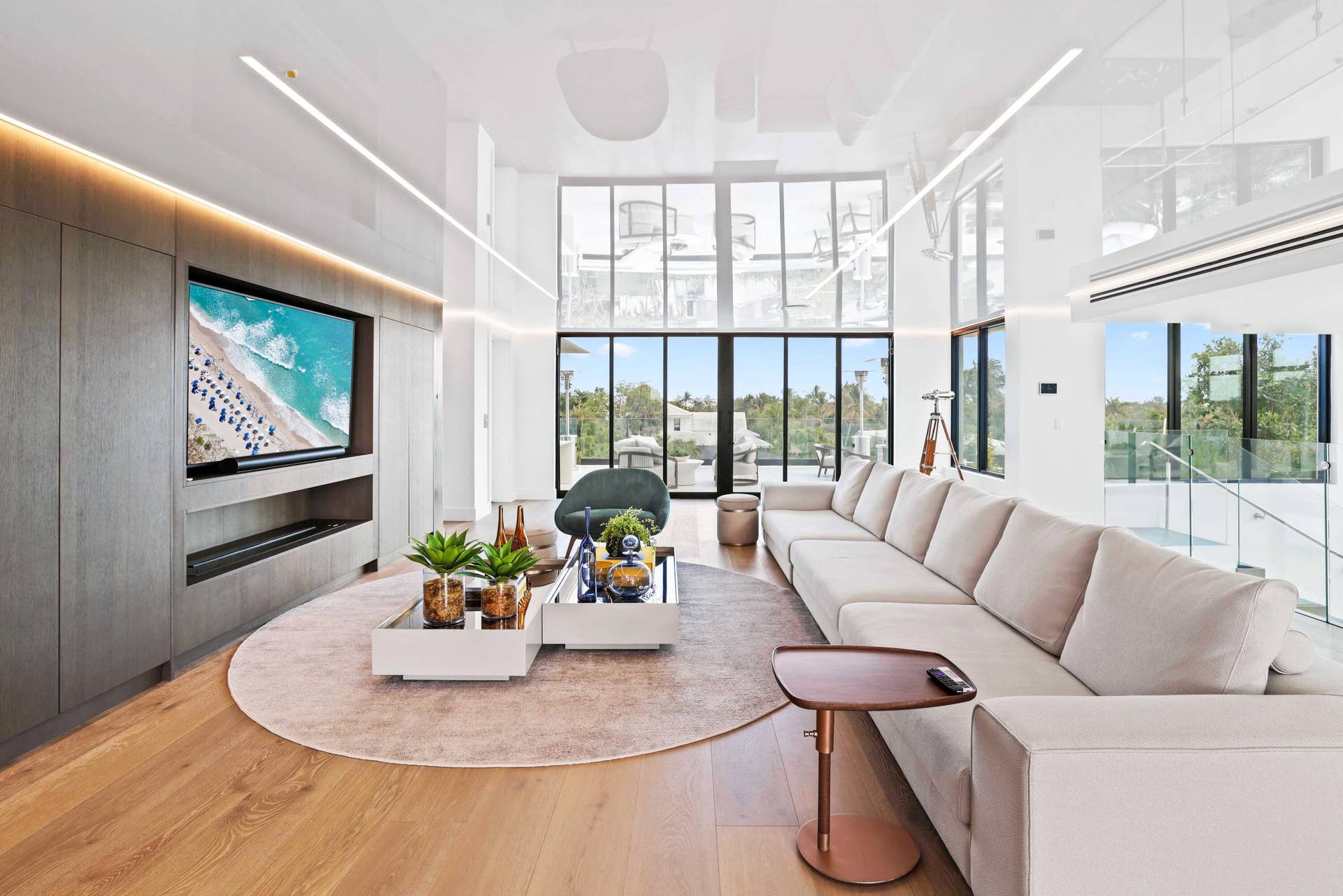 237 Elwa Place, West Palm Beach, FL 33405 Loft Entertaining Lounge