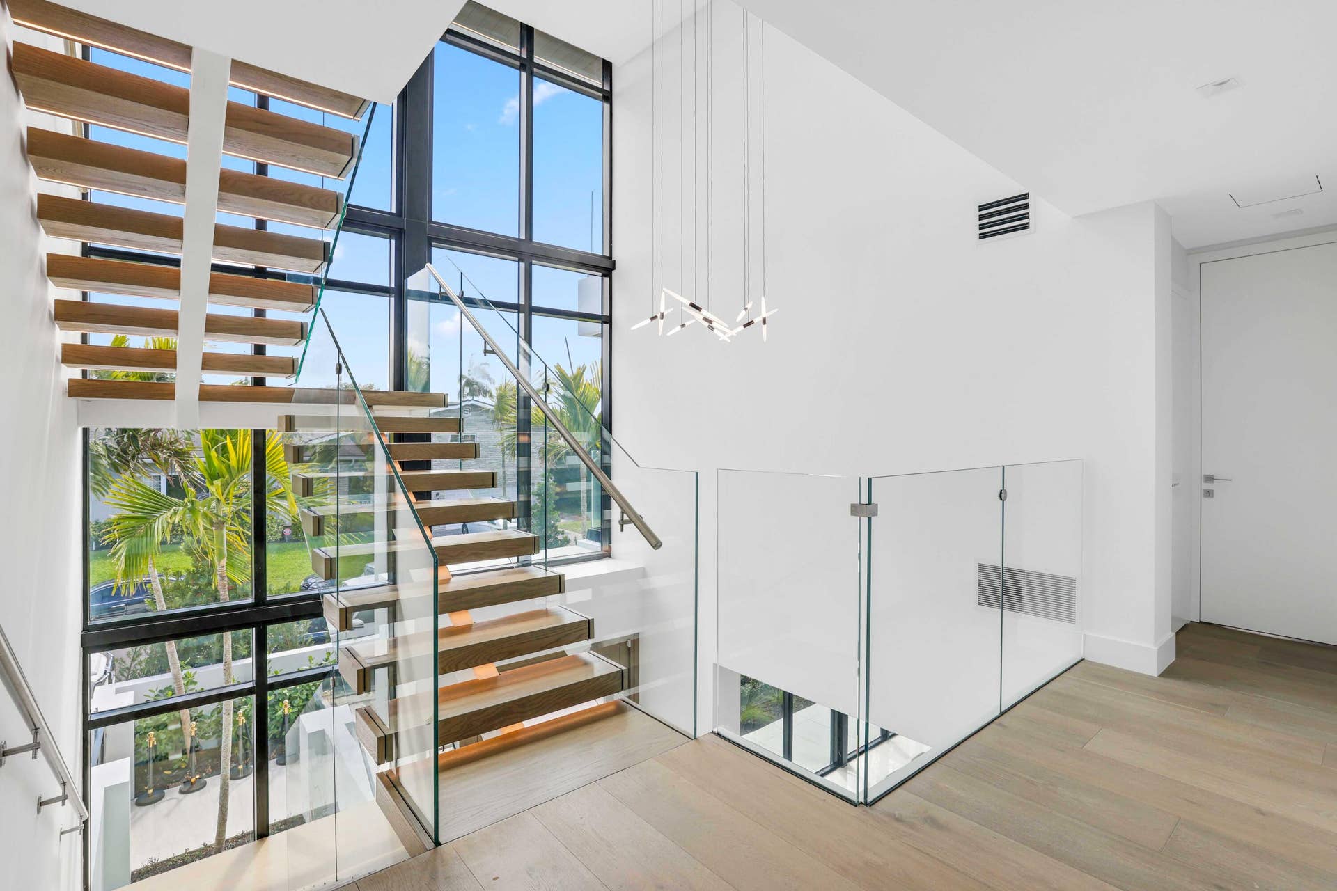 237 Elwa Place, West Palm Beach, FL 33405 2nd Floor Landing
