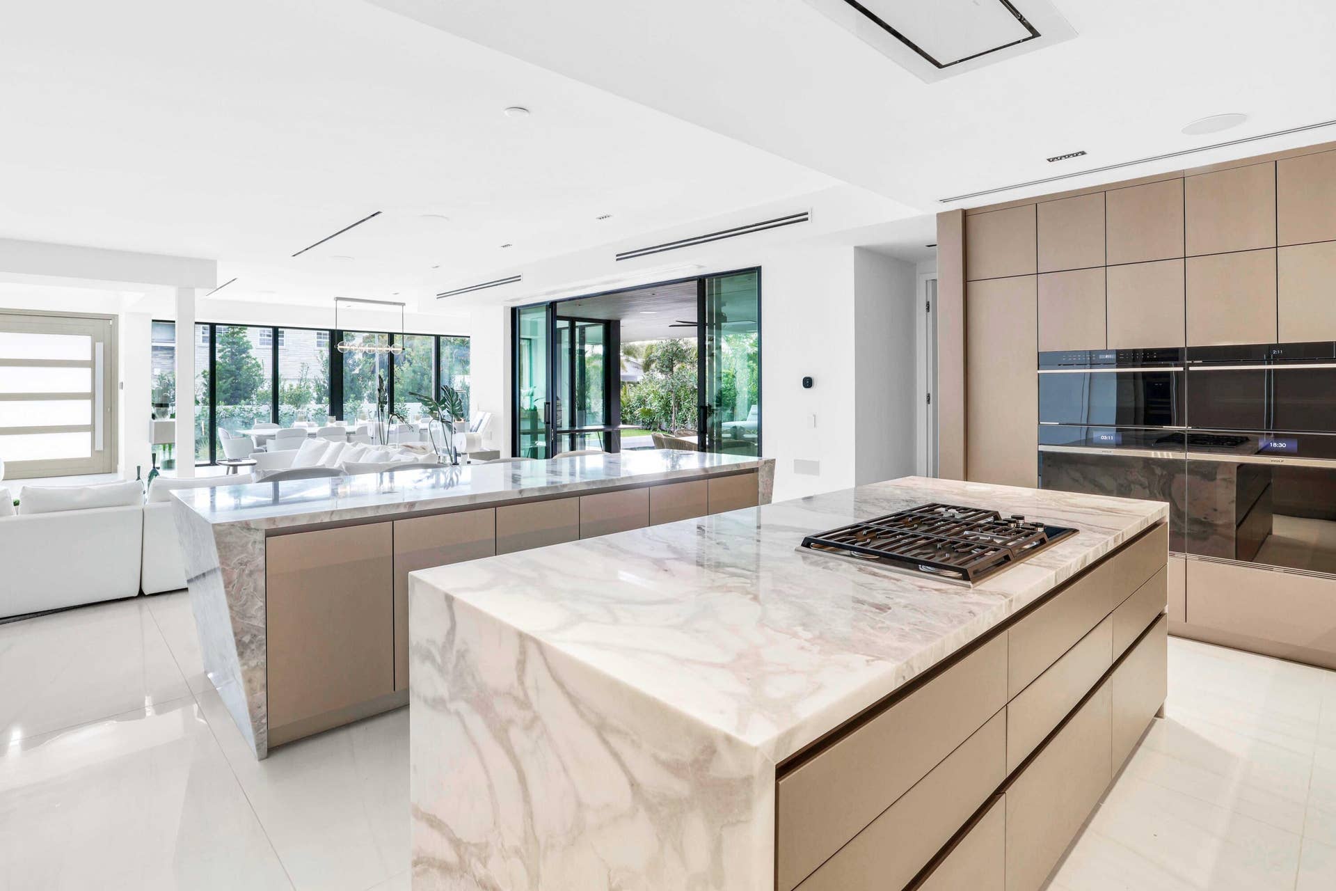 237 Elwa Place, West Palm Beach, FL 33405 Kitchen