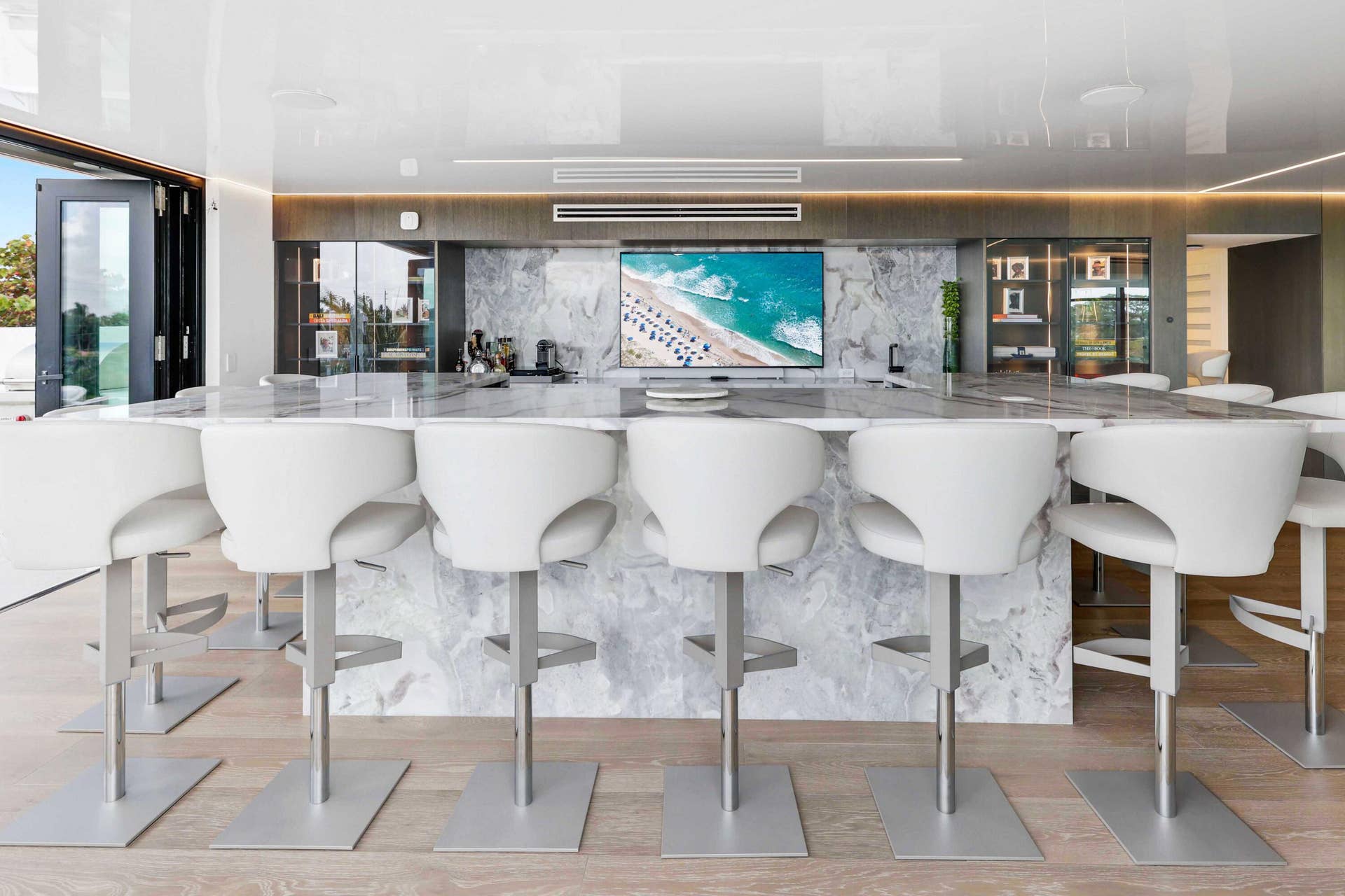 237 Elwa Place, West Palm Beach, FL 33405 Bar