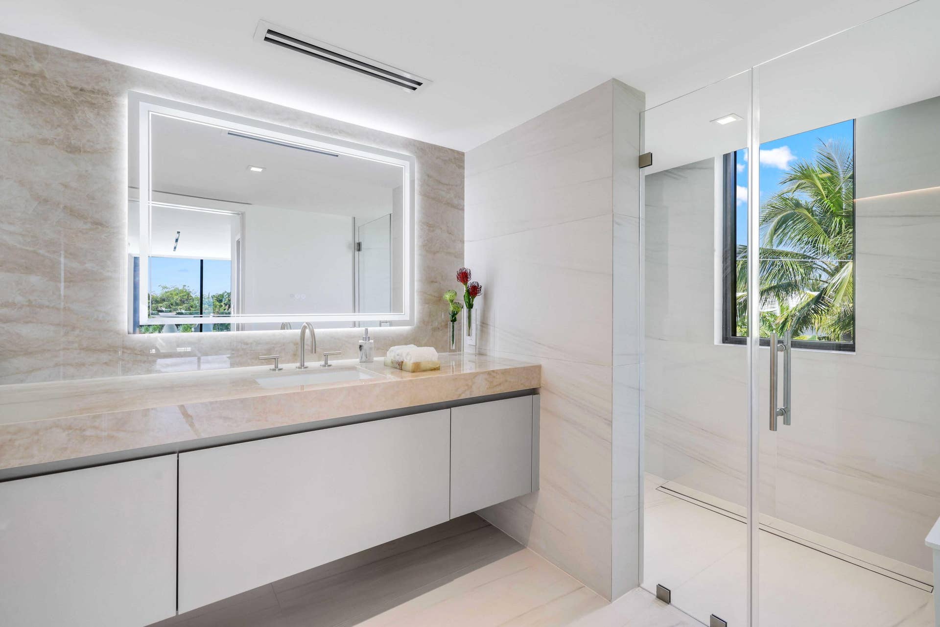 237 Elwa Place, West Palm Beach, FL 33405 Guest Bathroom 2
