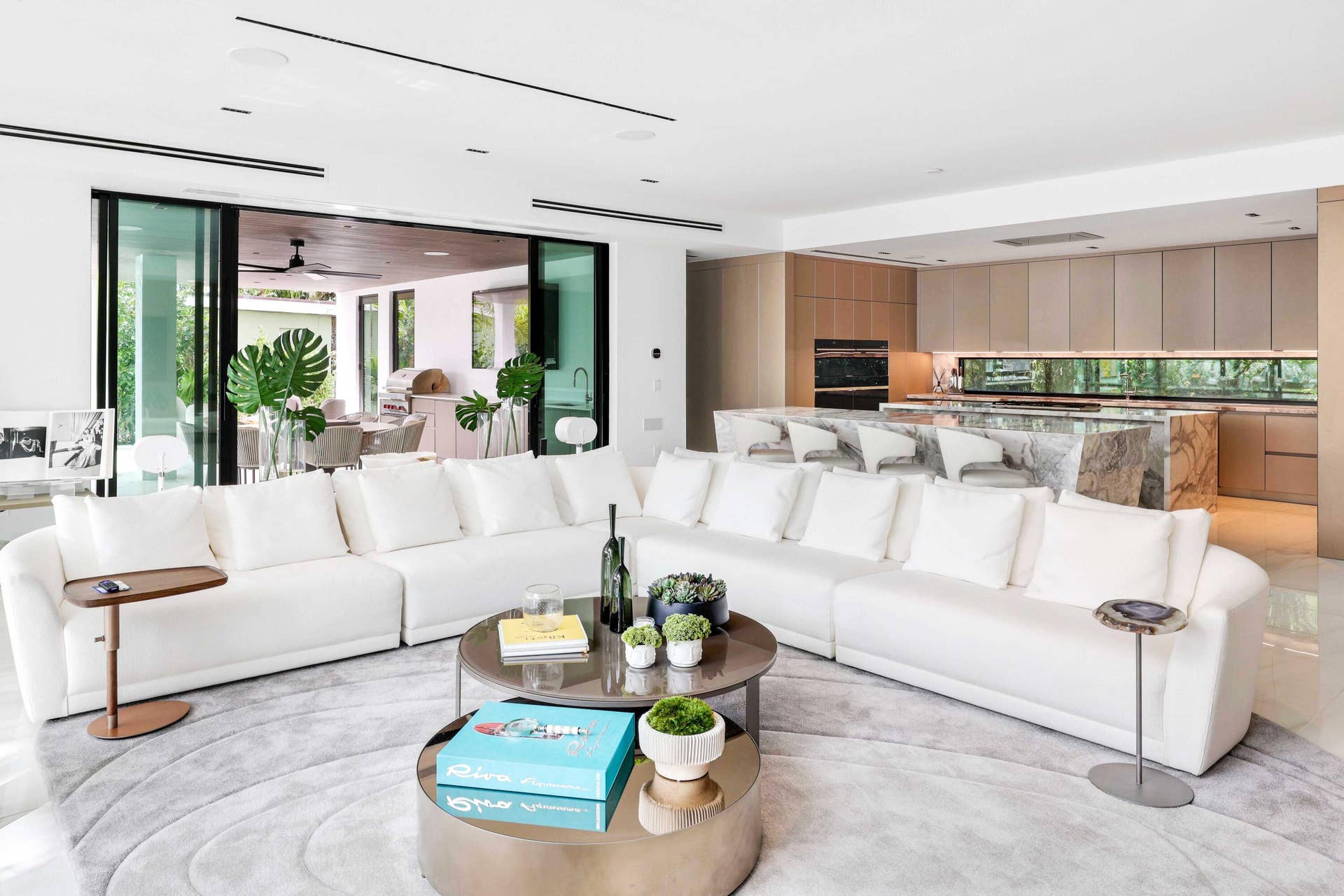 237 Elwa Place, West Palm Beach, FL 33405 Living Room