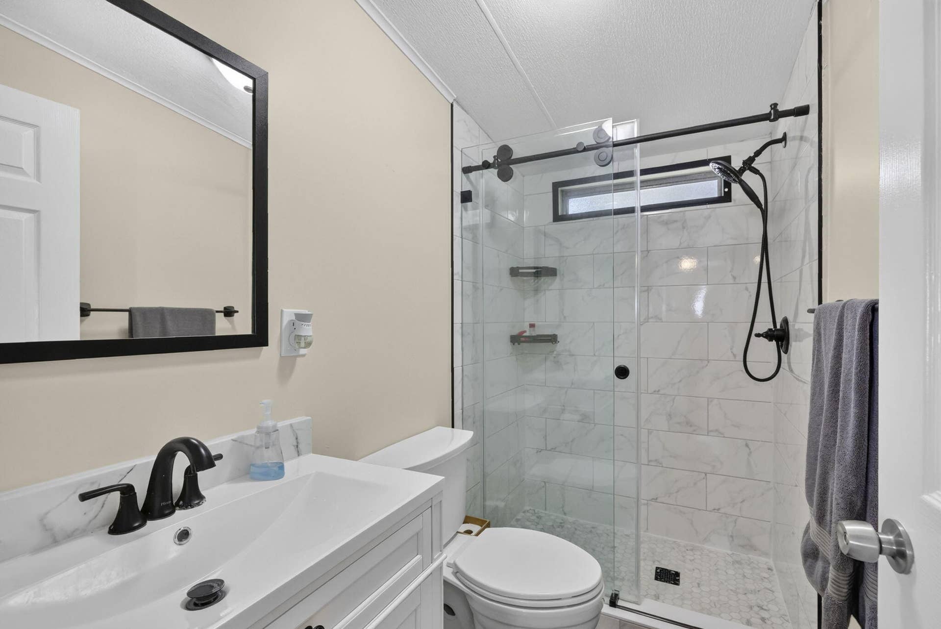 3000 SW 51st Street, Fort Lauderdale, FL 33312 21-web-or-mls-8I8A0592