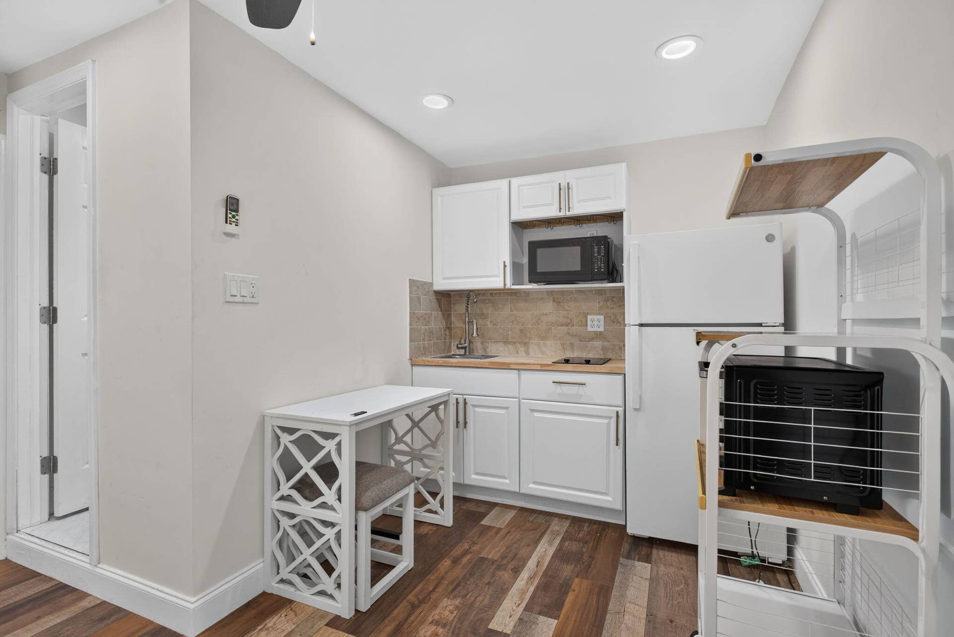 291 SW 60TH Avenue, Plantation, FL 33317 Efficiency #1