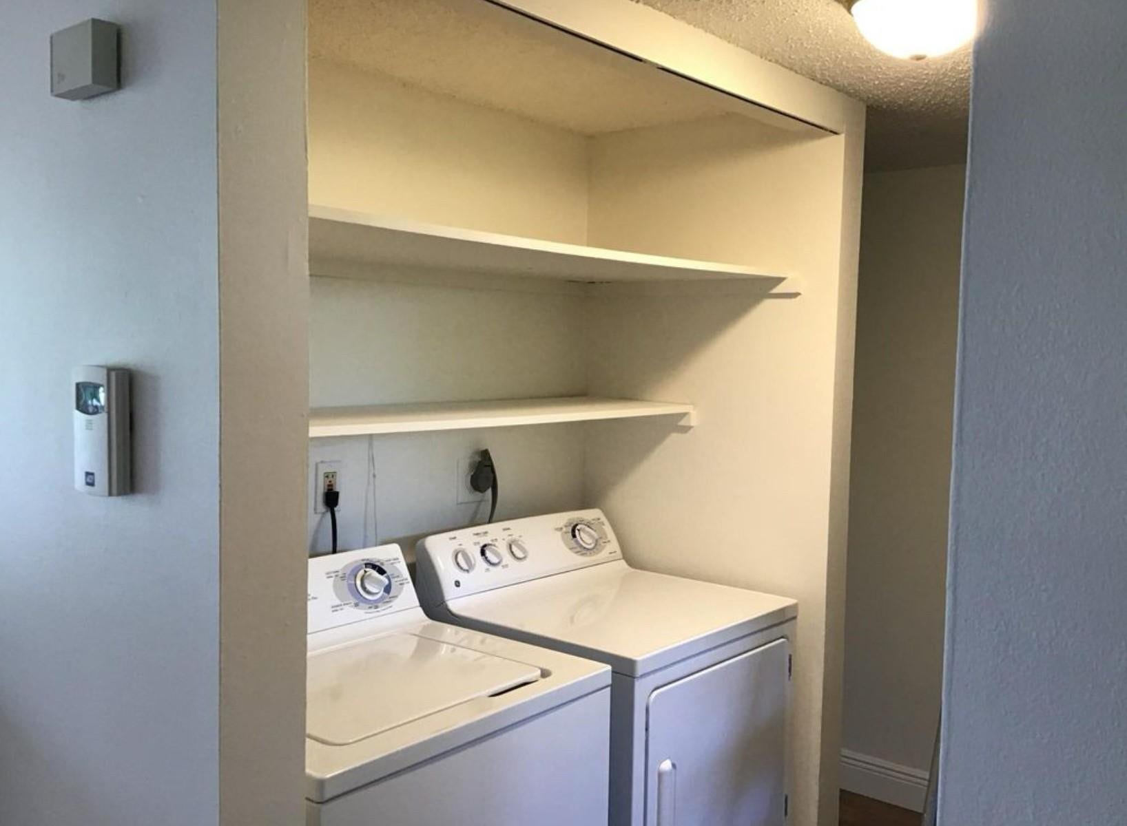 7173 ORANGE Drive, #220B, Davie, Davie, FL 33314 Laundry