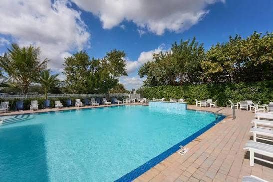 327 Chatham Chatham P, #327, West Palm Beach, FL 33417 POOL