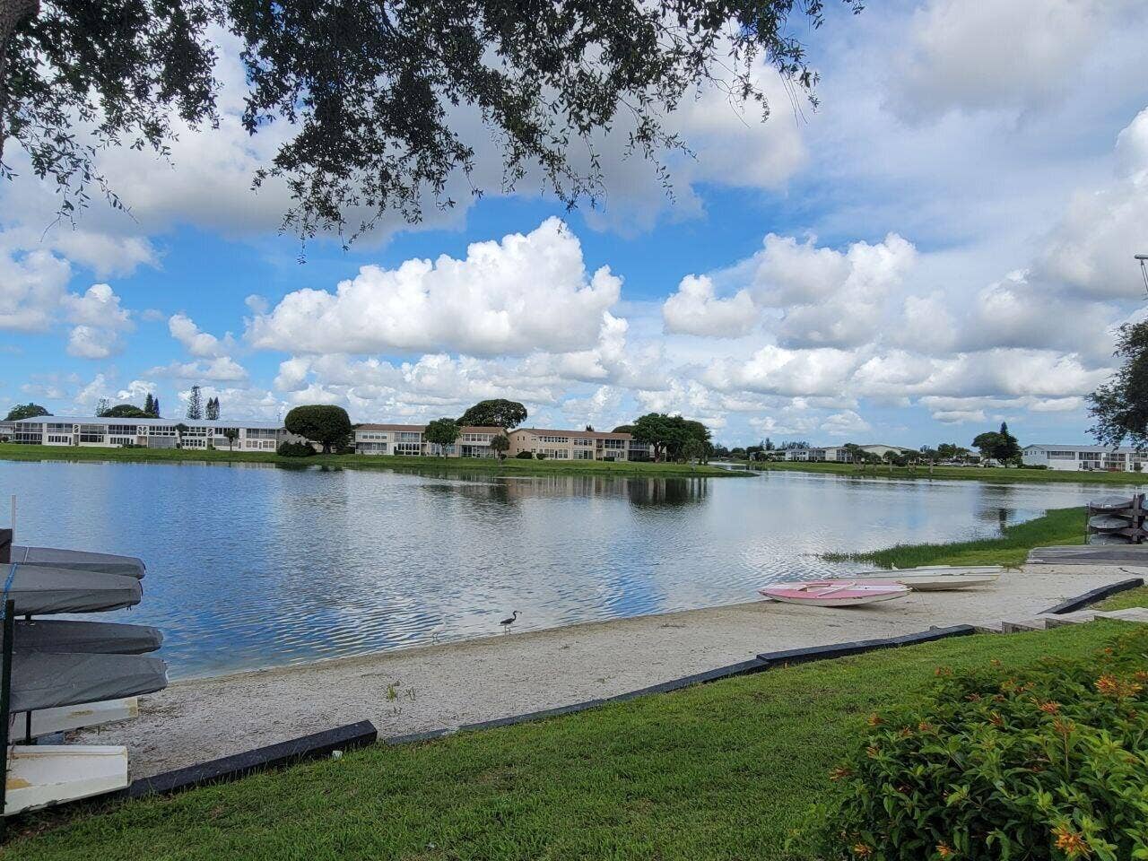 327 Chatham Chatham P, #327, West Palm Beach, FL 33417 LAKE..