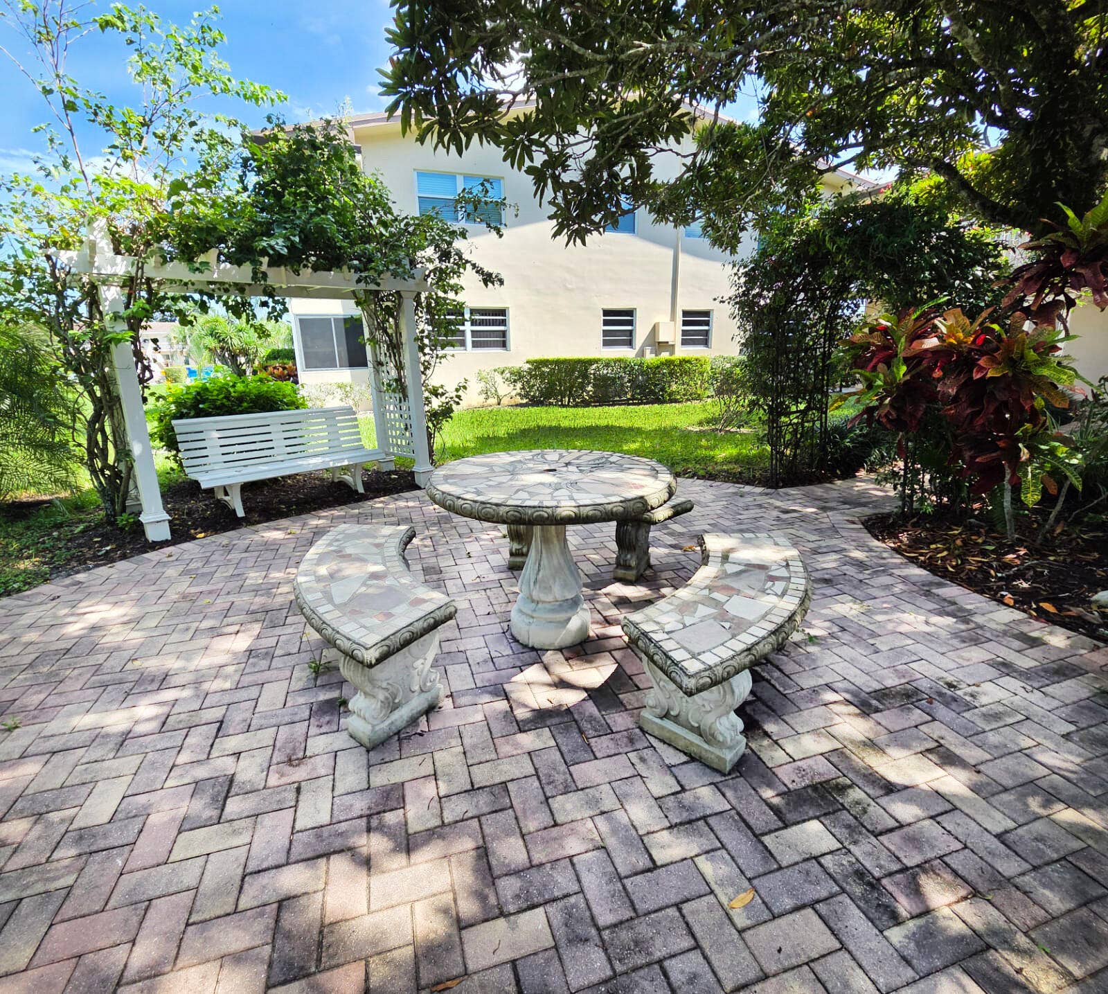 327 Chatham Chatham P, #327, West Palm Beach, FL 33417 CHATHAM P.PATIO.