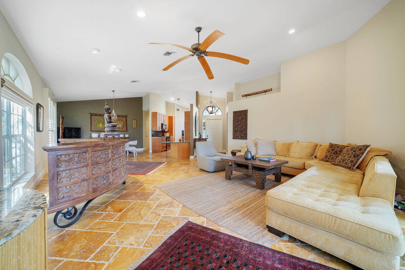 17316 Antigua Point Way, Boca Raton, FL 33487 Vaulted Ceilings