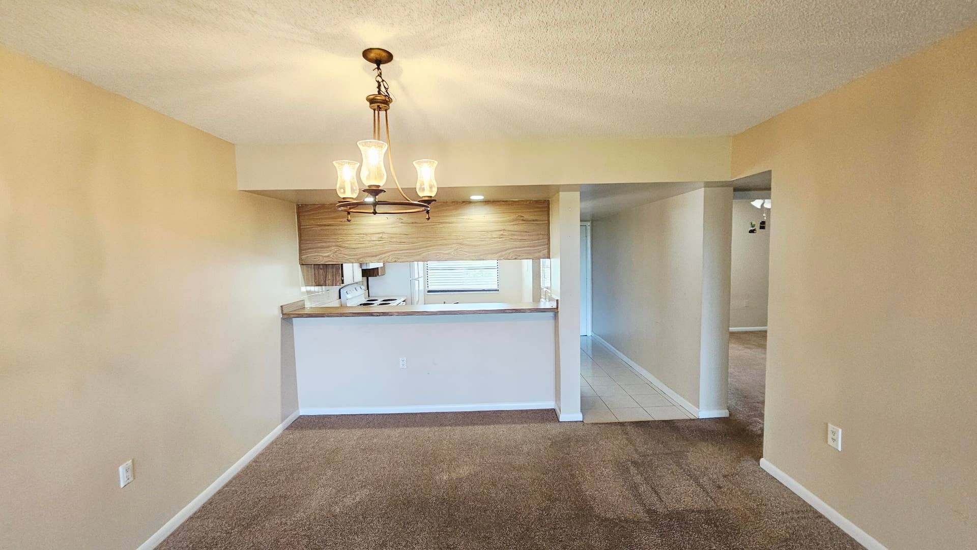 3630 WHITEHALL Drive, #303, West Palm Beach, FL 33401 1000050360