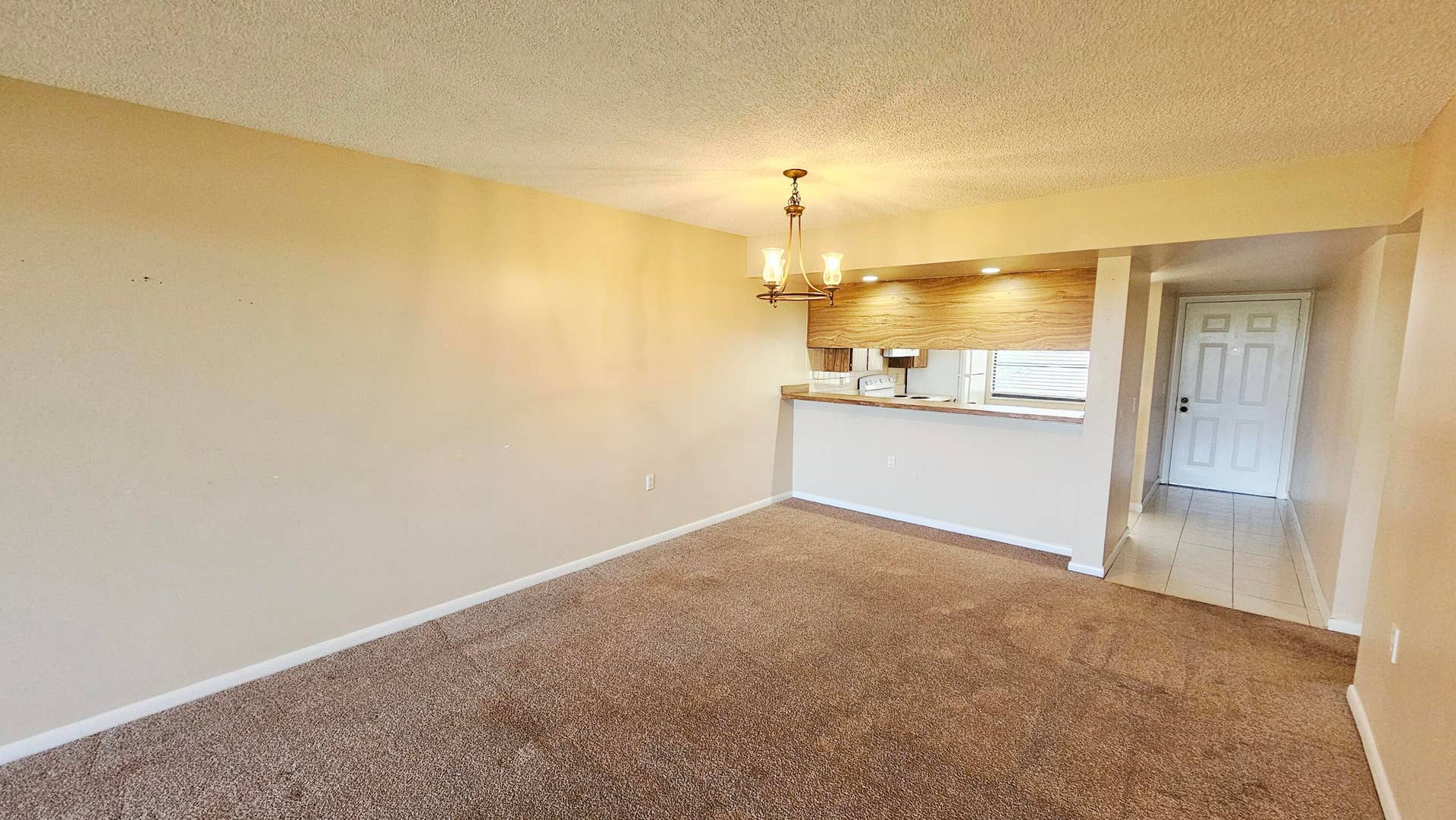 3630 WHITEHALL Drive, #303, West Palm Beach, FL 33401 1000050368
