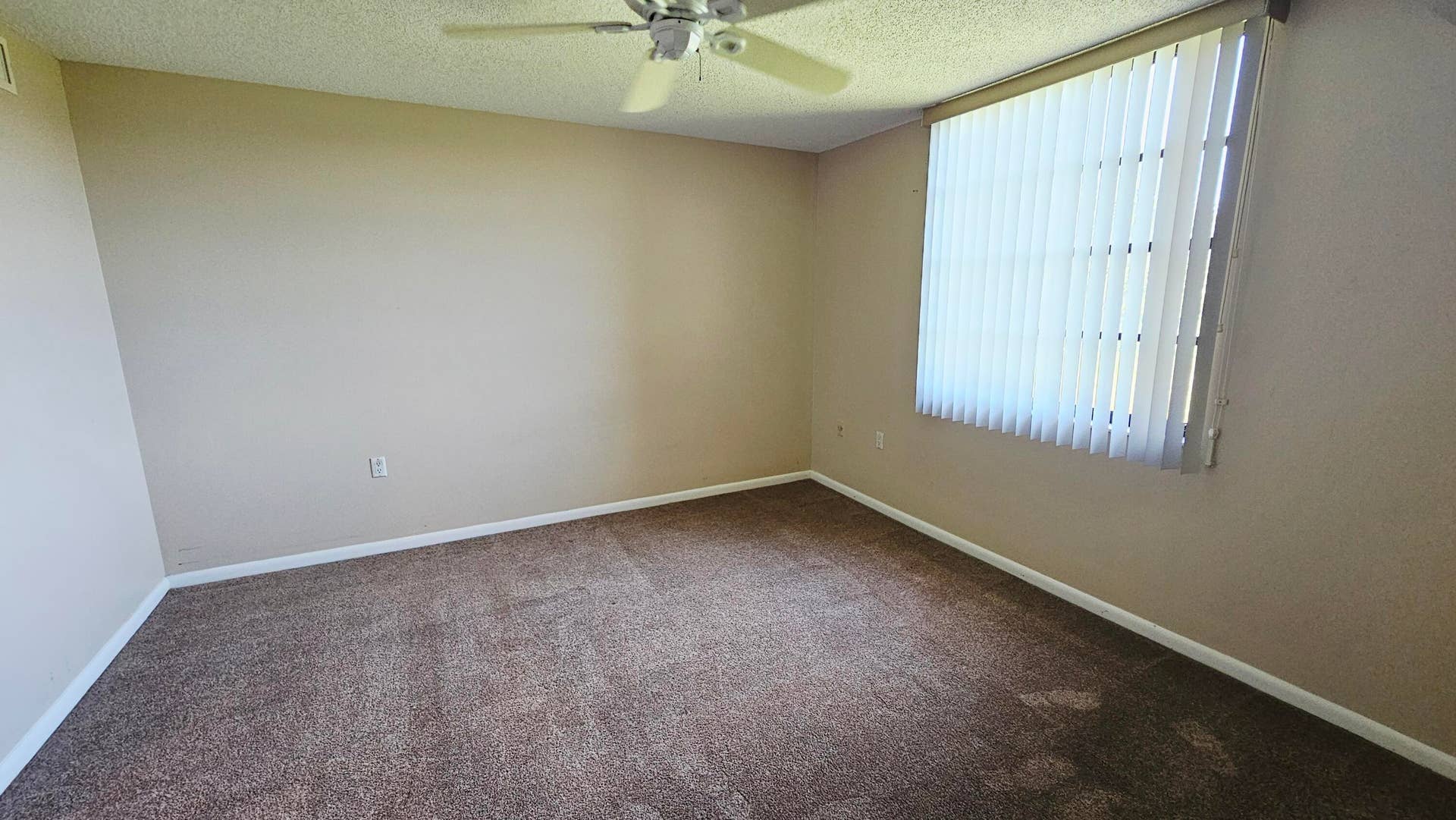 3630 WHITEHALL Drive, #303, West Palm Beach, FL 33401 1000050354