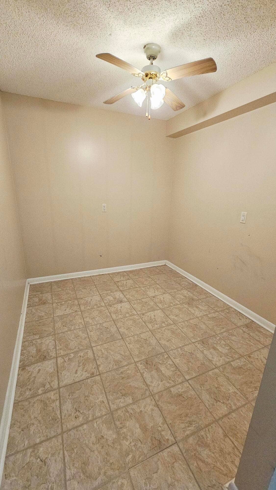 3630 WHITEHALL Drive, #303, West Palm Beach, FL 33401 1000050350