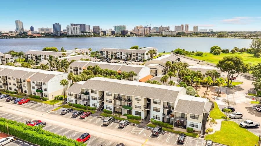 Property photo for 708 EXECUTIVE CENTER Drive, #12, West Palm Beach, FL