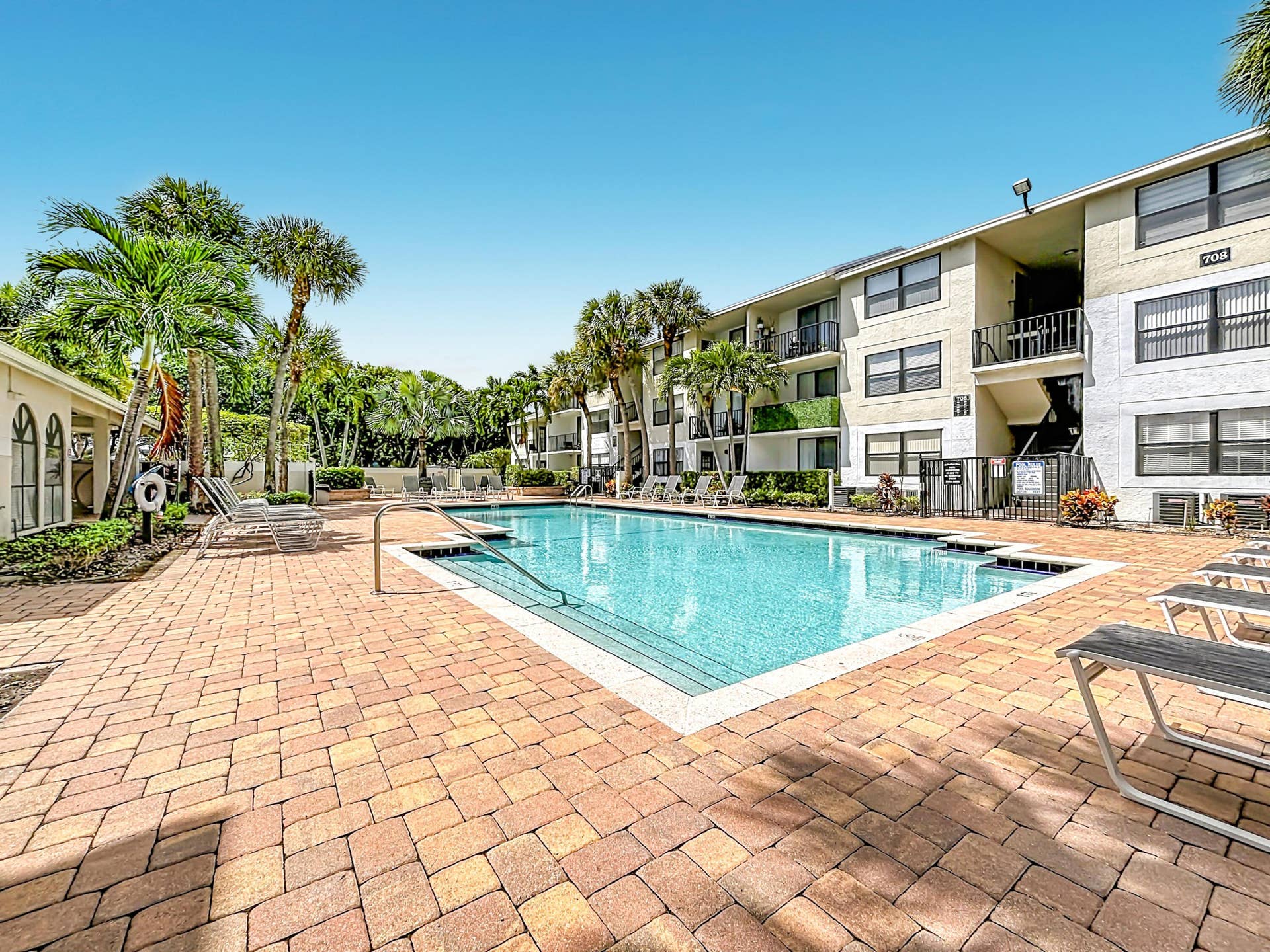 708 EXECUTIVE CENTER Drive, #12, West Palm Beach, FL 33401 708 Executive Center Drive #12-38