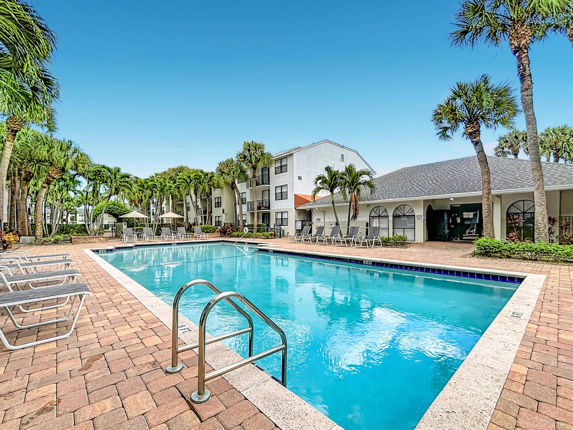 708 EXECUTIVE CENTER Drive, #12, West Palm Beach, FL 33401 708 Executive Center Drive #12-36