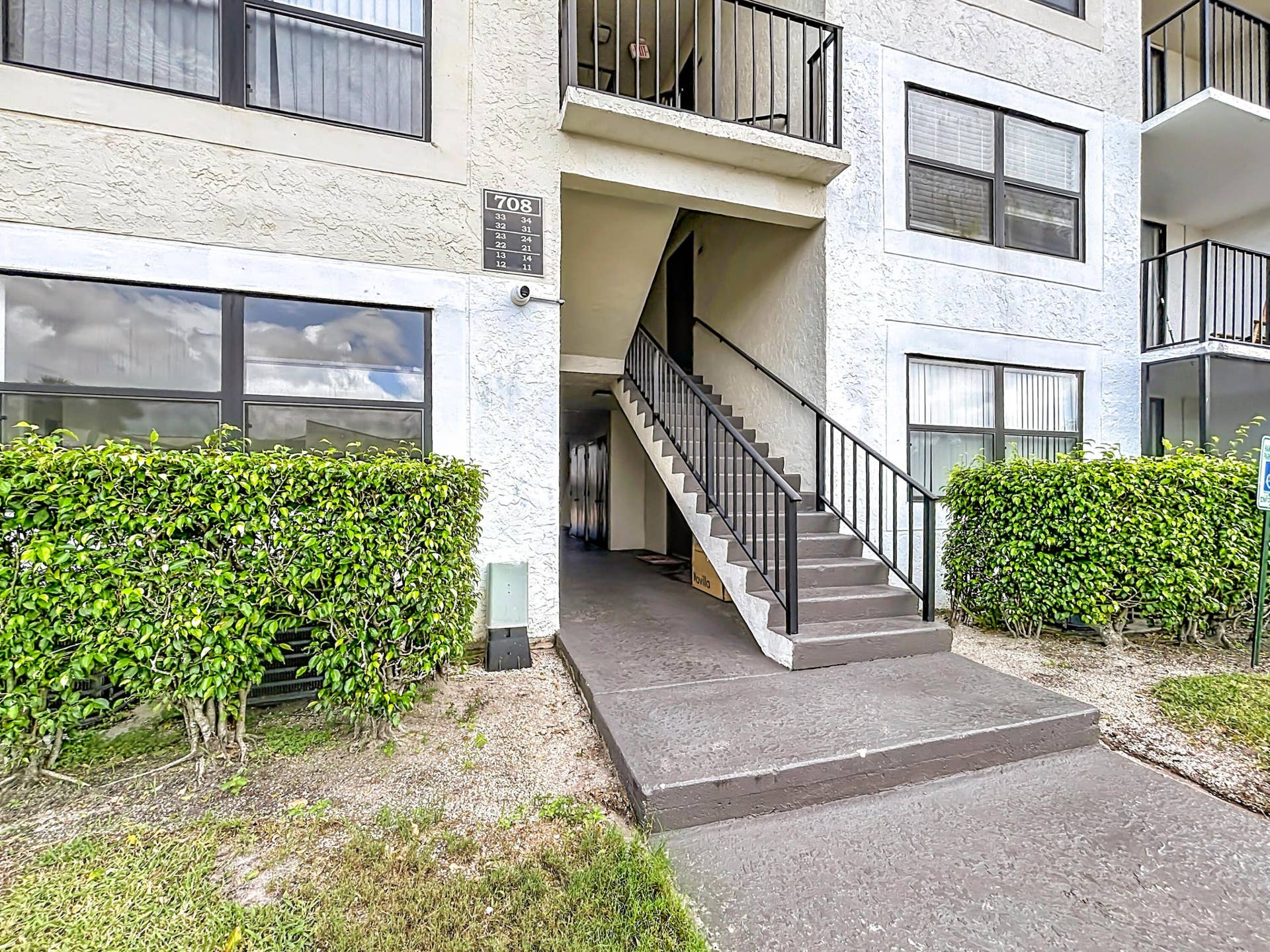 708 EXECUTIVE CENTER Drive, #12, West Palm Beach, FL 33401 708 Executive Center Drive #12-12