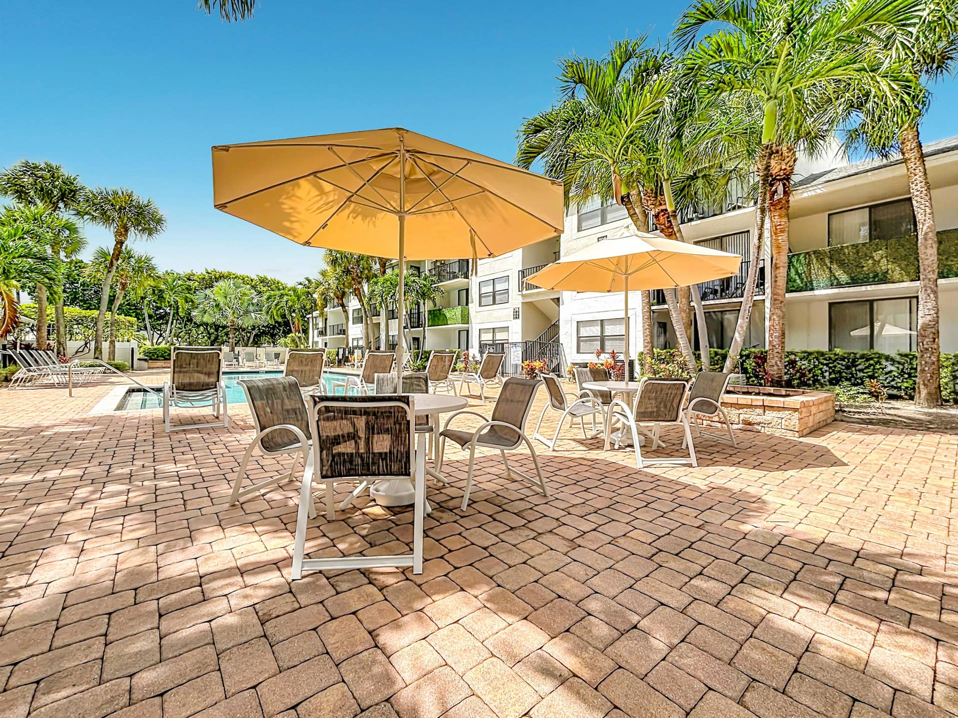 708 EXECUTIVE CENTER Drive, #12, West Palm Beach, FL 33401 708 Executive Center Drive #12-41
