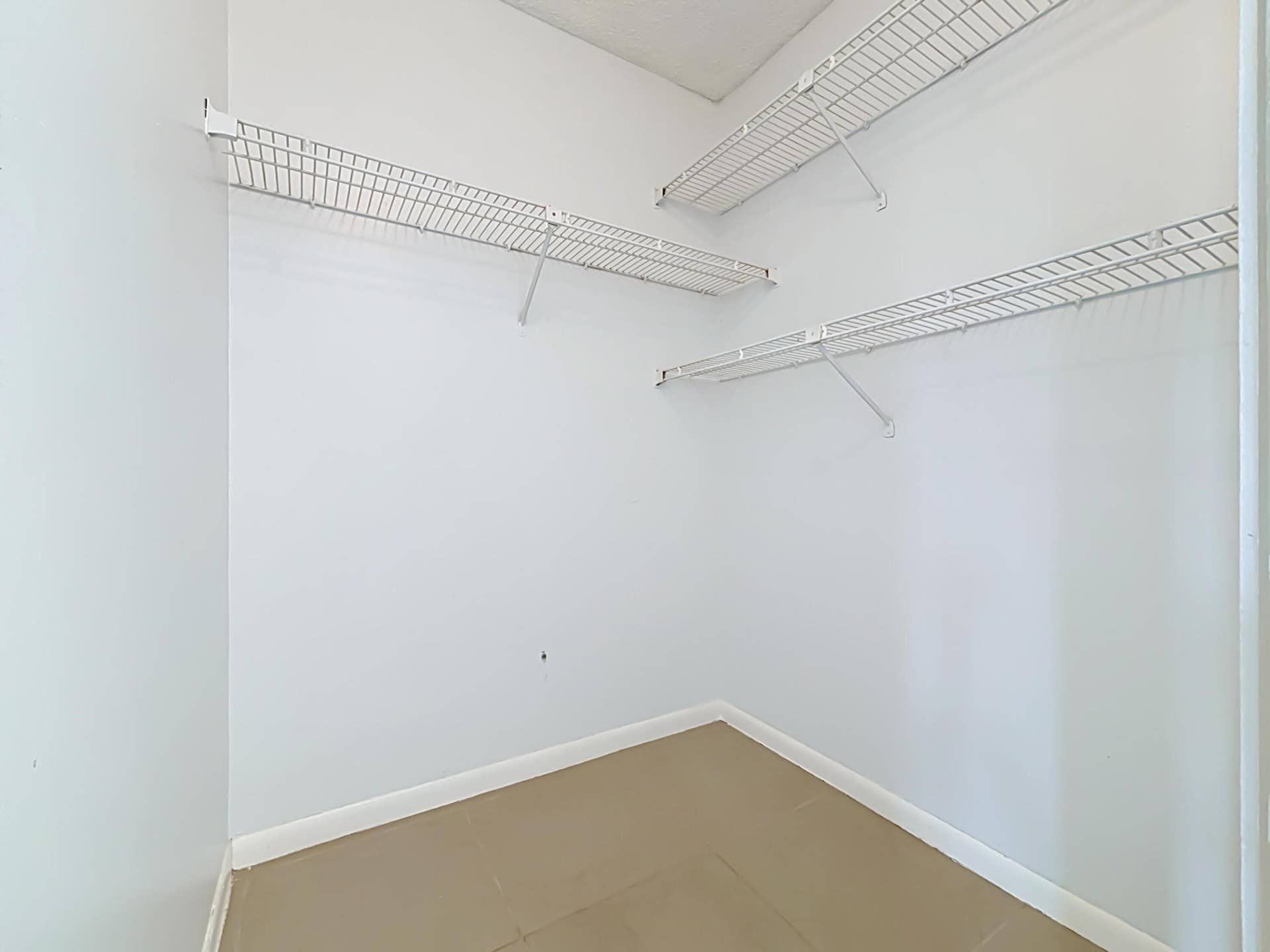 708 EXECUTIVE CENTER Drive, #12, West Palm Beach, FL 33401 708 Executive Center Drive #12-29