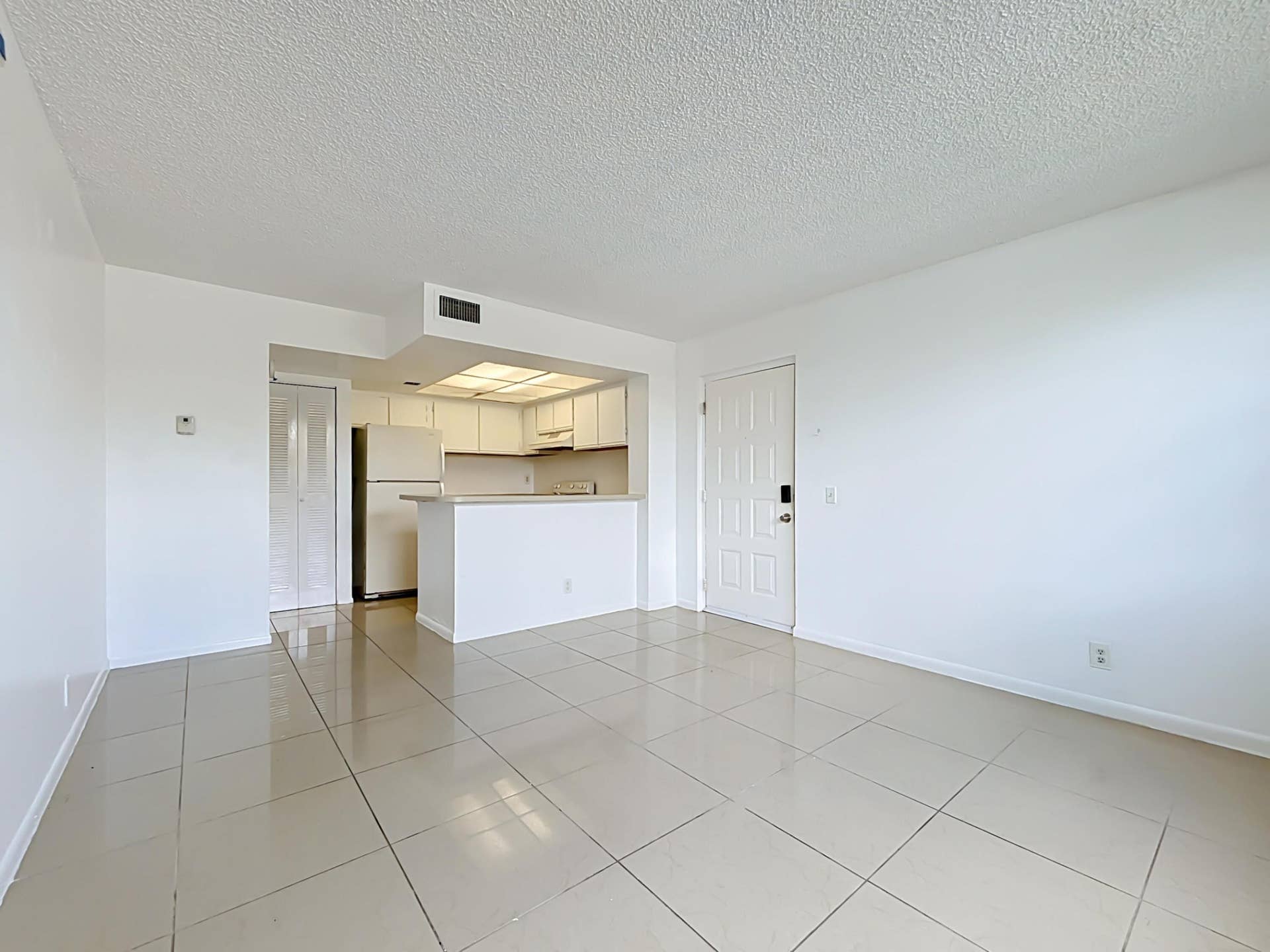 708 EXECUTIVE CENTER Drive, #12, West Palm Beach, FL 33401 708 Executive Center Drive #12-21