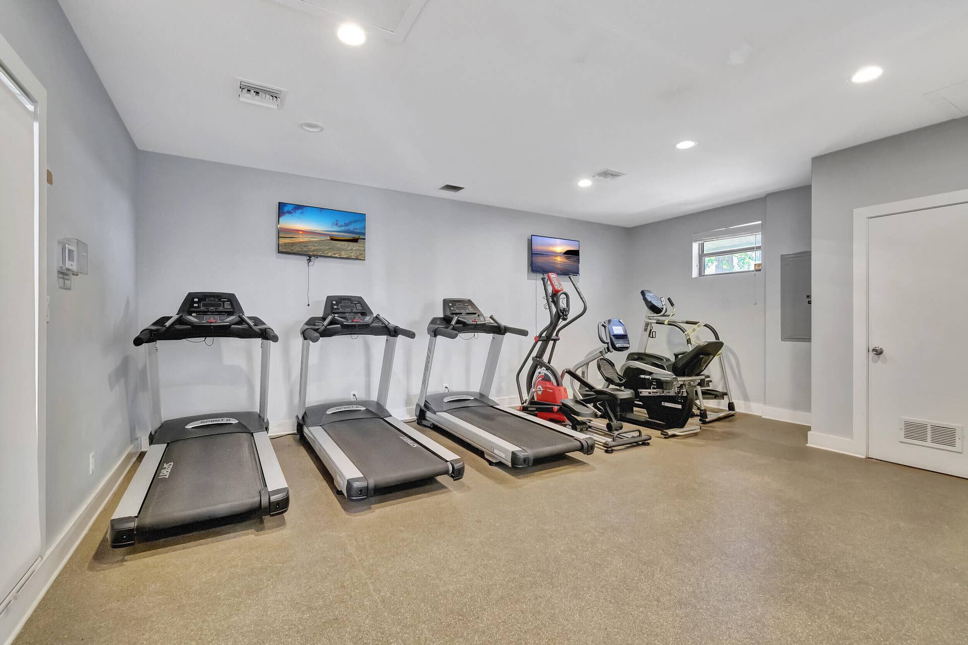 718 EXECUTIVE CENTER Drive, #36, West Palm Beach, FL 33401 IMG_6468