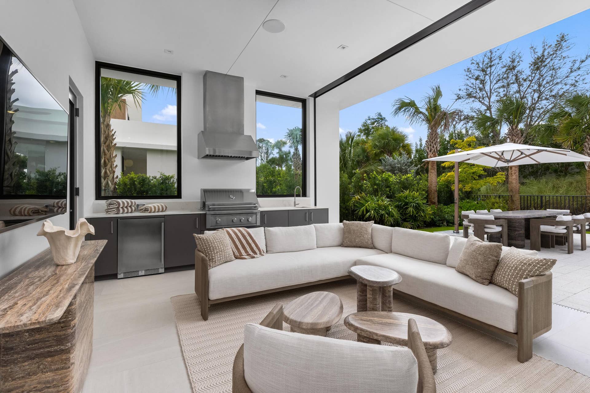 10409 BERNINA Drive, Palm Beach Gardens, FL 33412 Patio 3