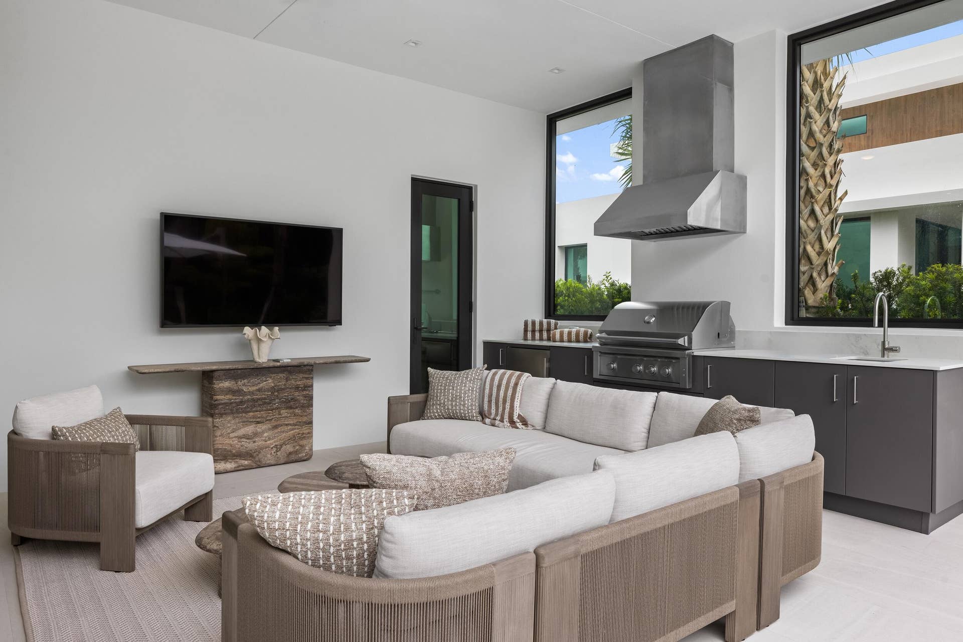10409 BERNINA Drive, Palm Beach Gardens, FL 33412 Patio 2