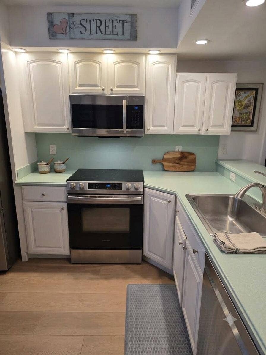 101 OCEAN BLUFFS Boulevard, #206, Jupiter, FL 33477 Kitchen