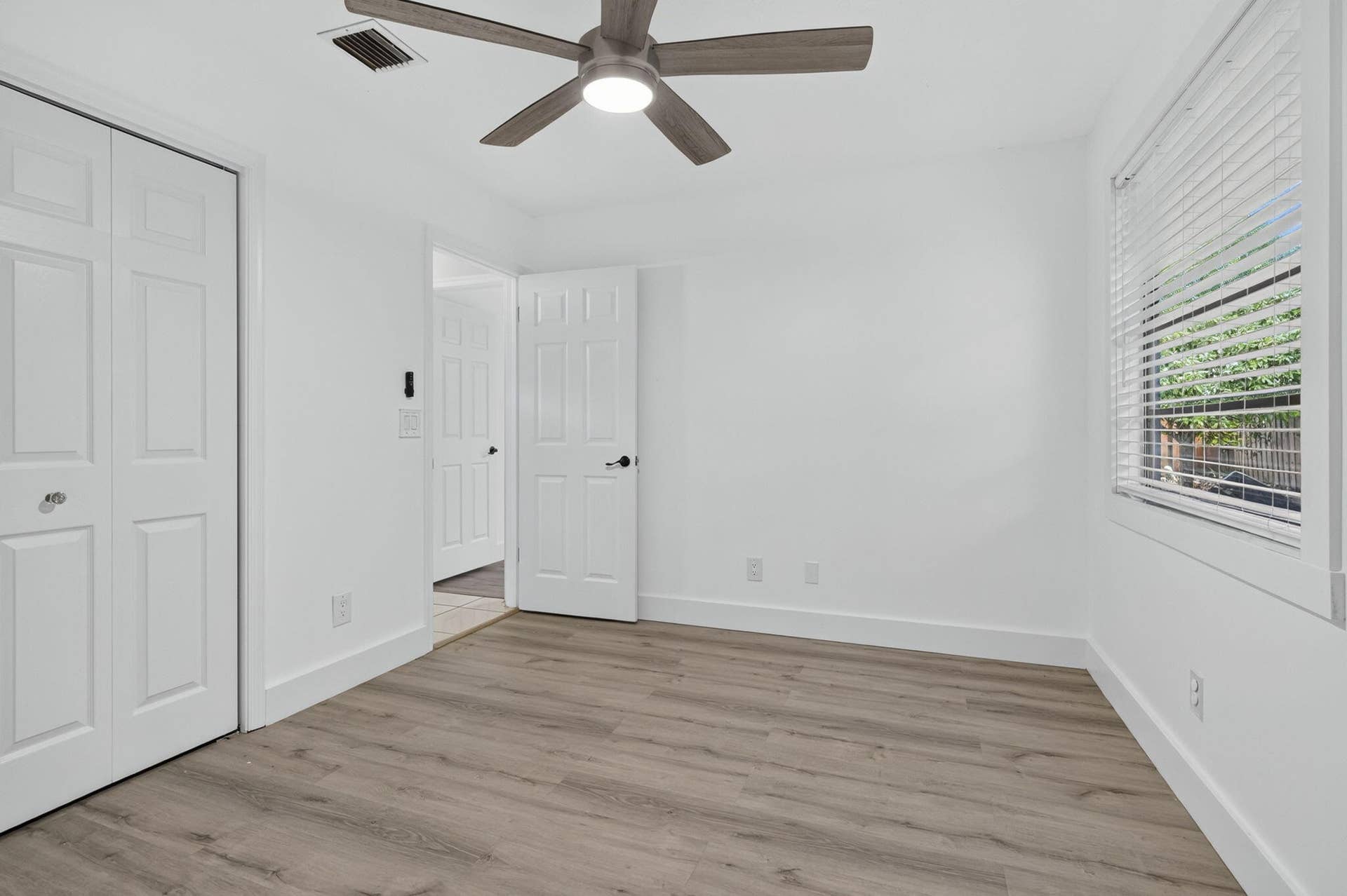 2523 Doral Way, Riviera Beach, FL 33407 33-web-or-mls-BS1A4422
