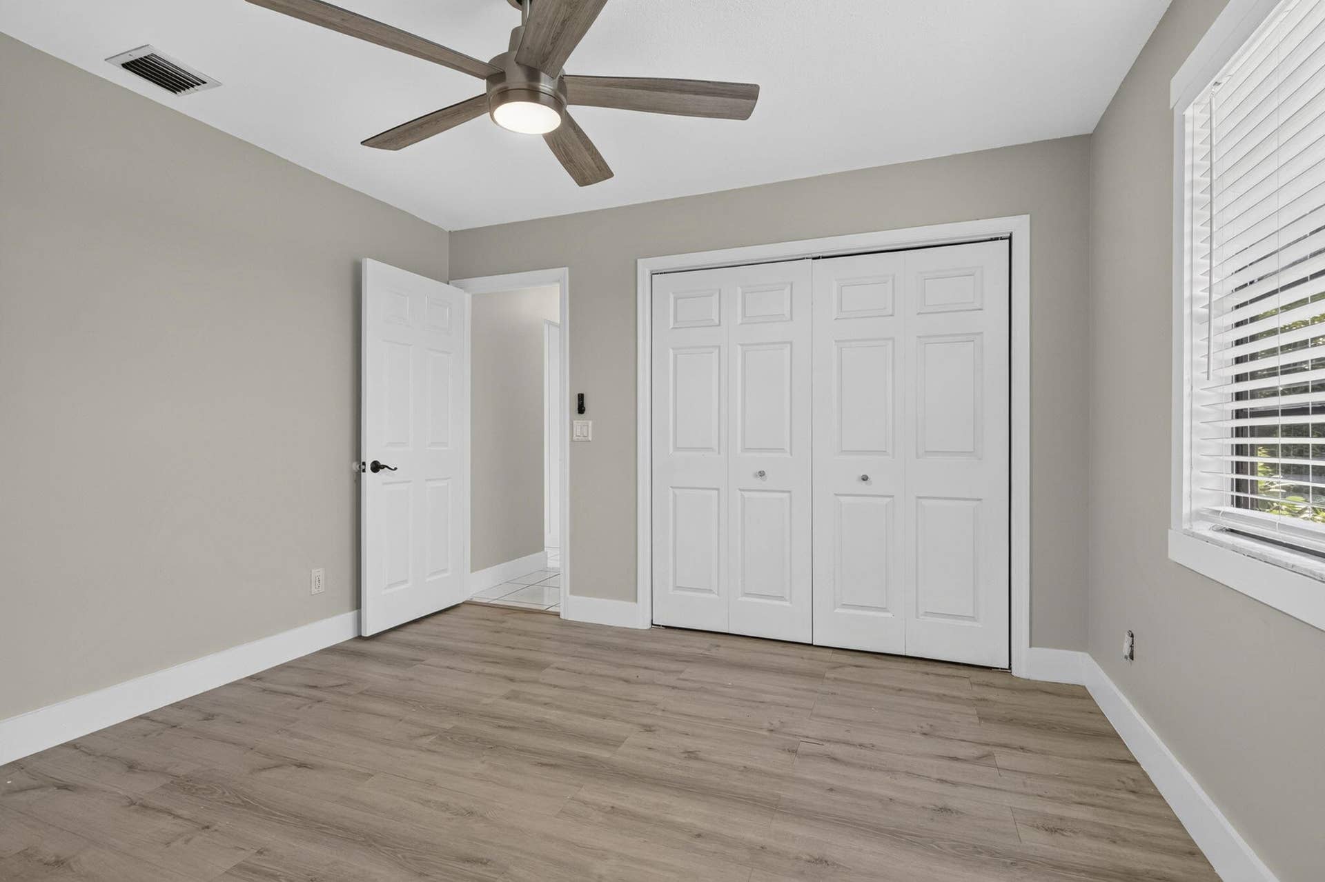 2523 Doral Way, Riviera Beach, FL 33407 40-web-or-mls-BS1A4457
