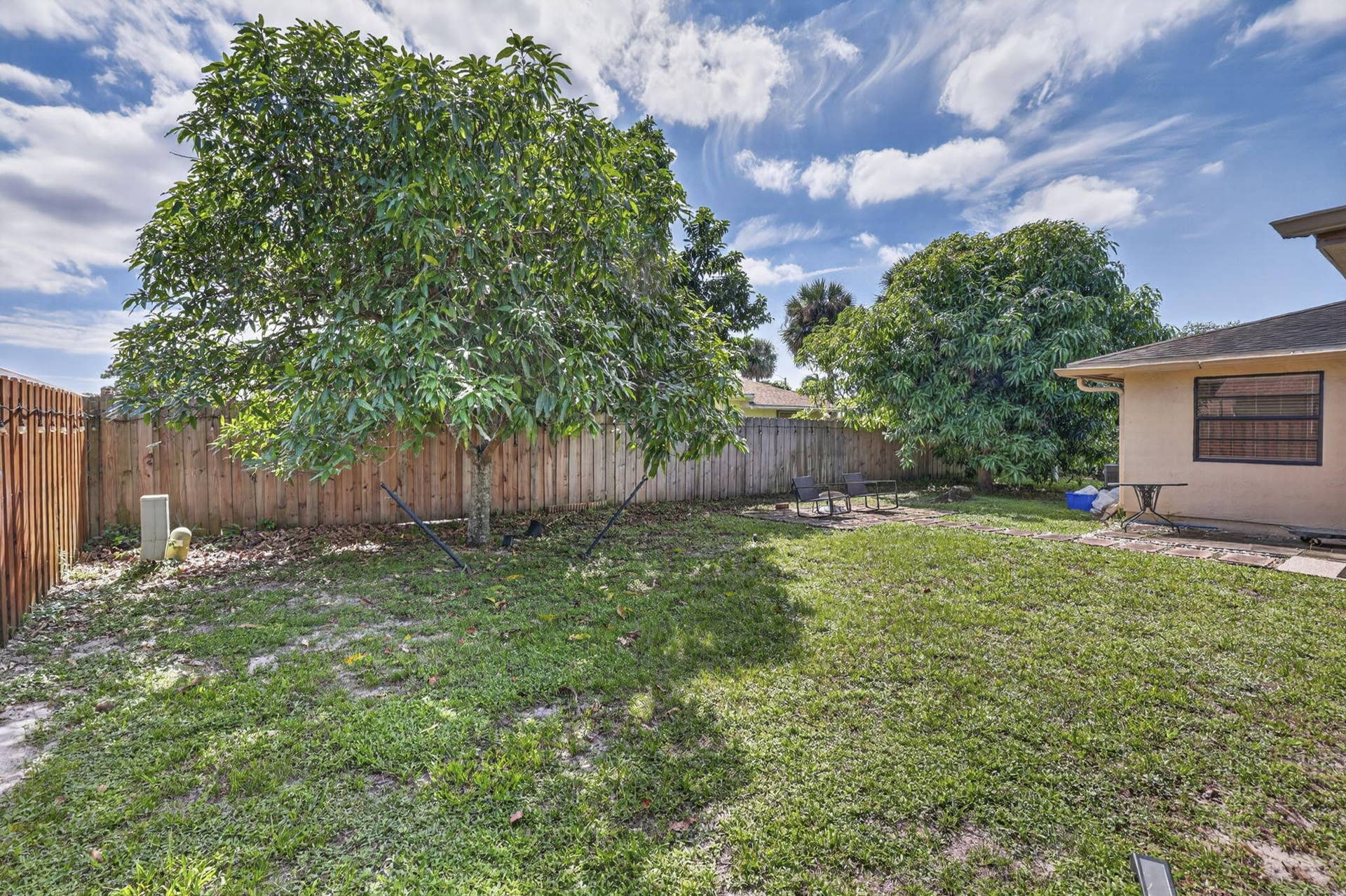 2523 Doral Way, Riviera Beach, FL 33407 57-web-or-mls-BS1A4522