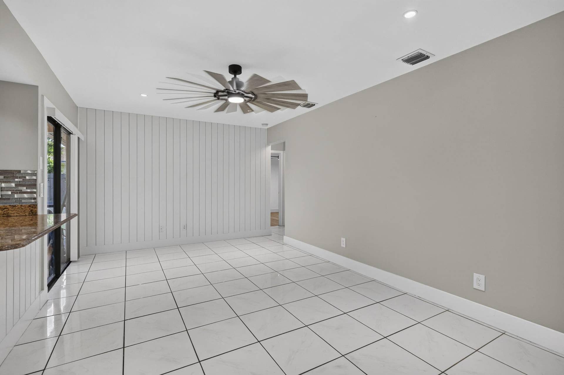 2523 Doral Way, Riviera Beach, FL 33407 27-web-or-mls-BS1A4689