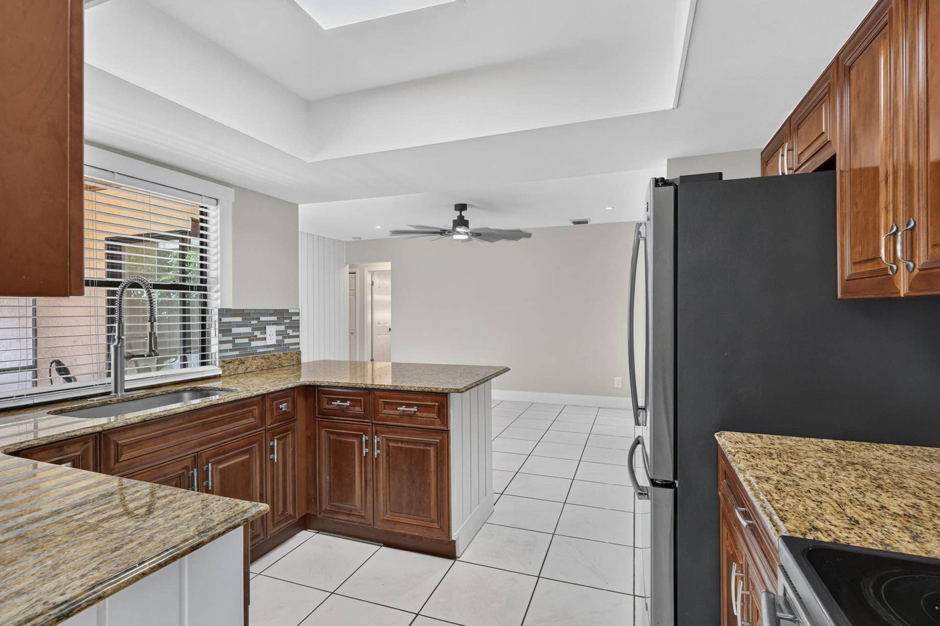 2523 Doral Way, Riviera Beach, FL 33407 20-web-or-mls-BS1A4653