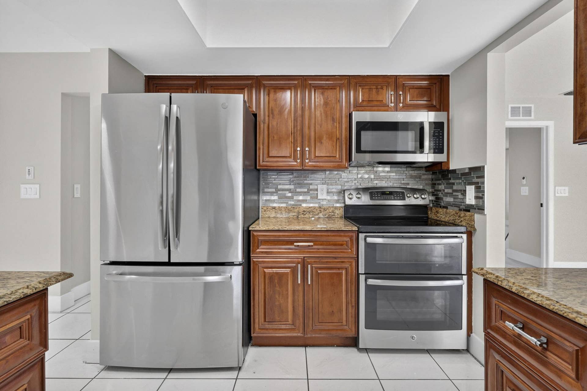 2523 Doral Way, Riviera Beach, FL 33407 23-web-or-mls-BS1A4668