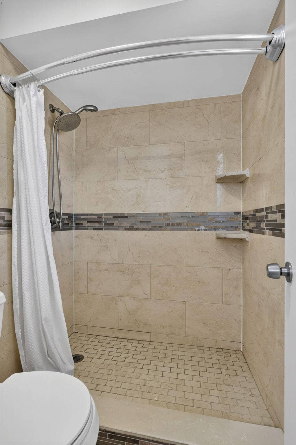 2523 Doral Way, Riviera Beach, FL 33407 49-web-or-mls-BS1A4582